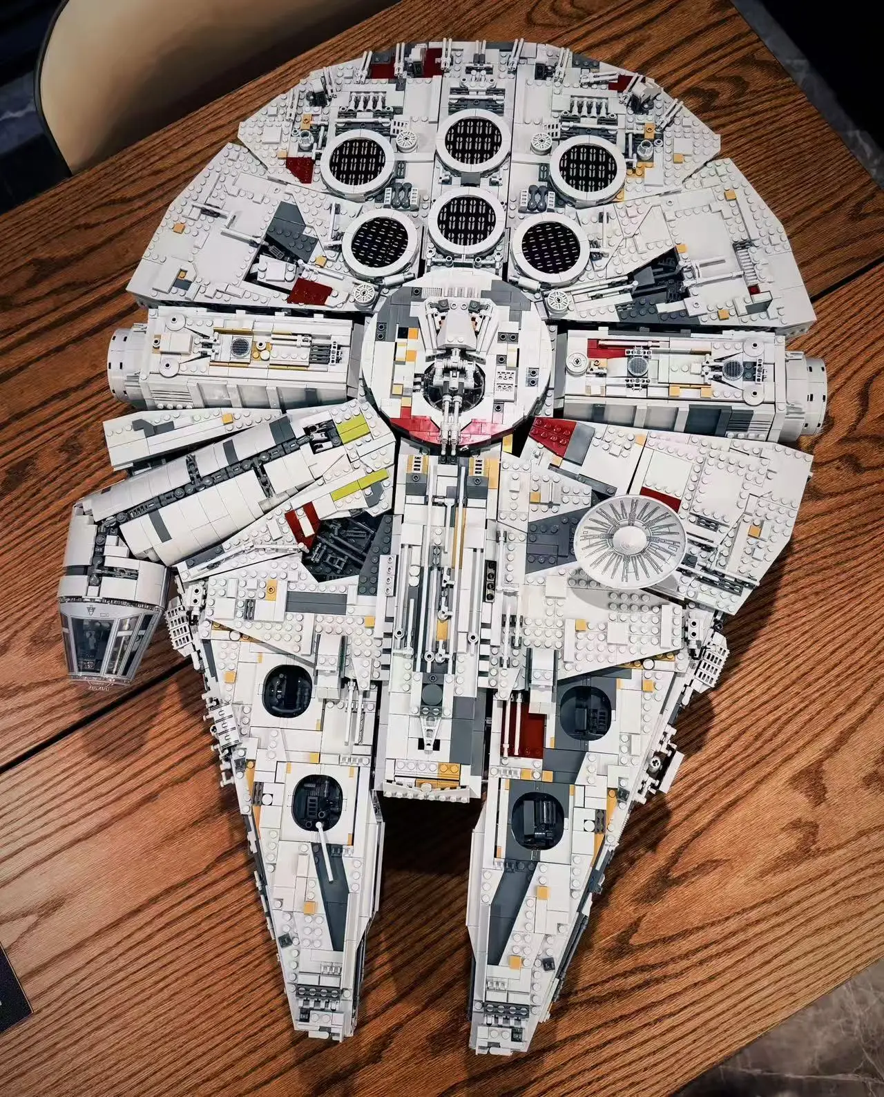 

2025 В наличии, 8445 шт., большой корабль тысячелетия, сокол, строительные блоки, кирпичи для взрослых, подарки на день рождения