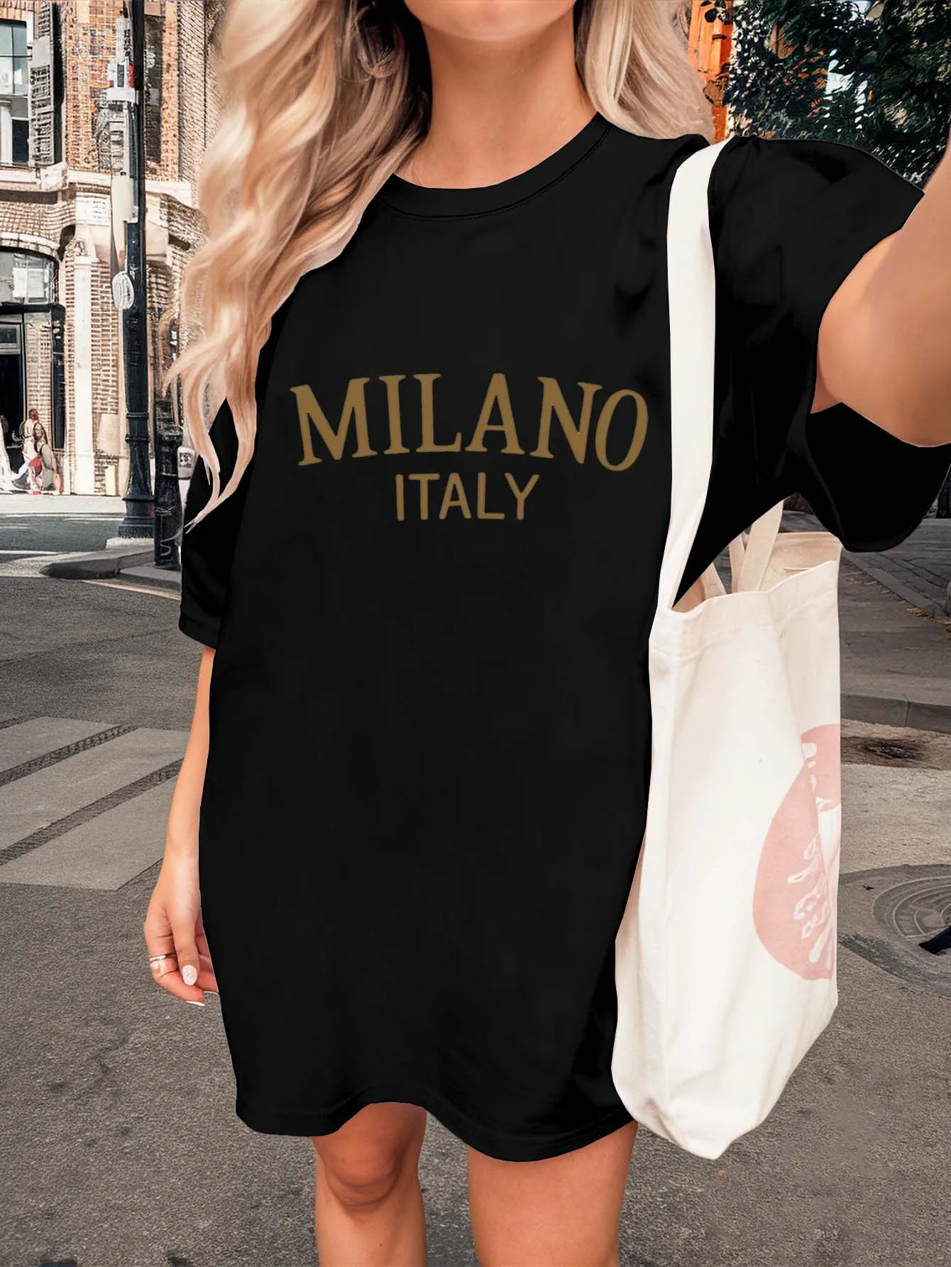 Vestuário projetado plus size perfeito para mulheres que proporciam elegância refinada e estilo de moda internacional moderno