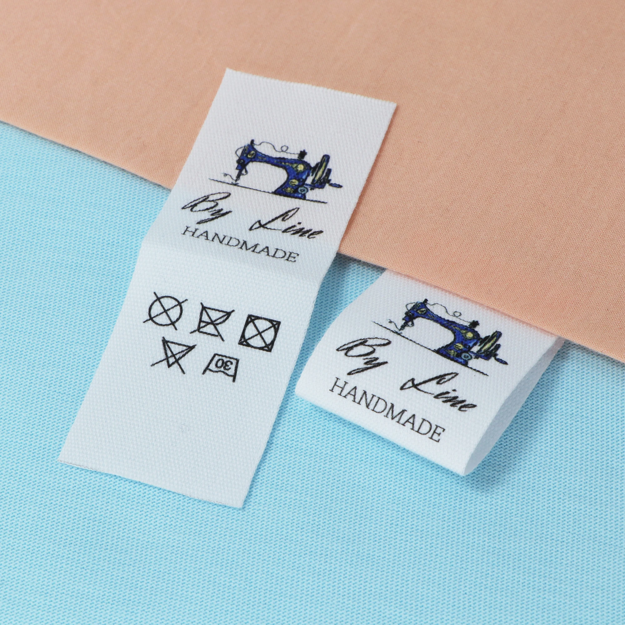 

Изготовленные на заказ складные этикетки, логотип или текст - складные бирки, персонализированный бренд, печатные этикетки, пришивные этикетки (FR153)