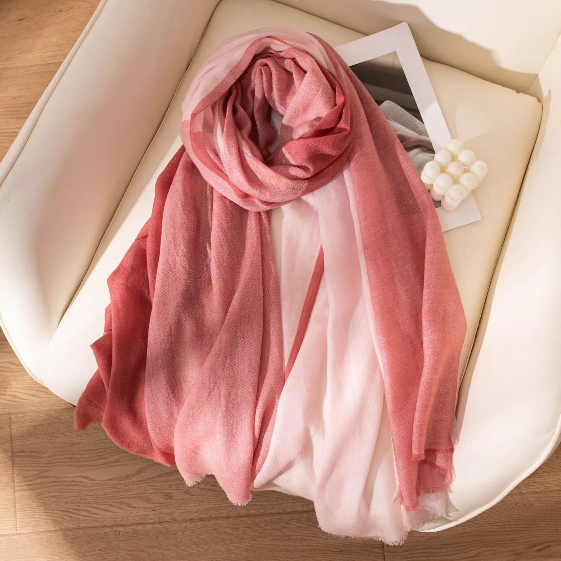 nouvelle-echarpe-en-laine-degradee-unie-tres-vendue-legere-et-respirante-pour-homme-et-femme-chale-fin-a-porter-sur-l'epaule-assorti-a-tout-ideale-pour-l'ete