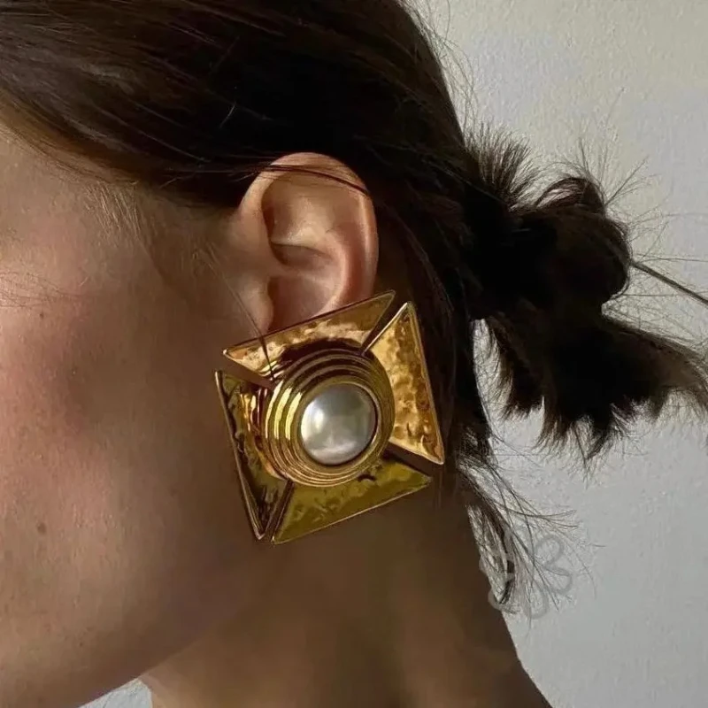 Europe Designer Top Quality Gold Square Pearl Ear Clip Large Earring Women Luxury Jewelry Trend