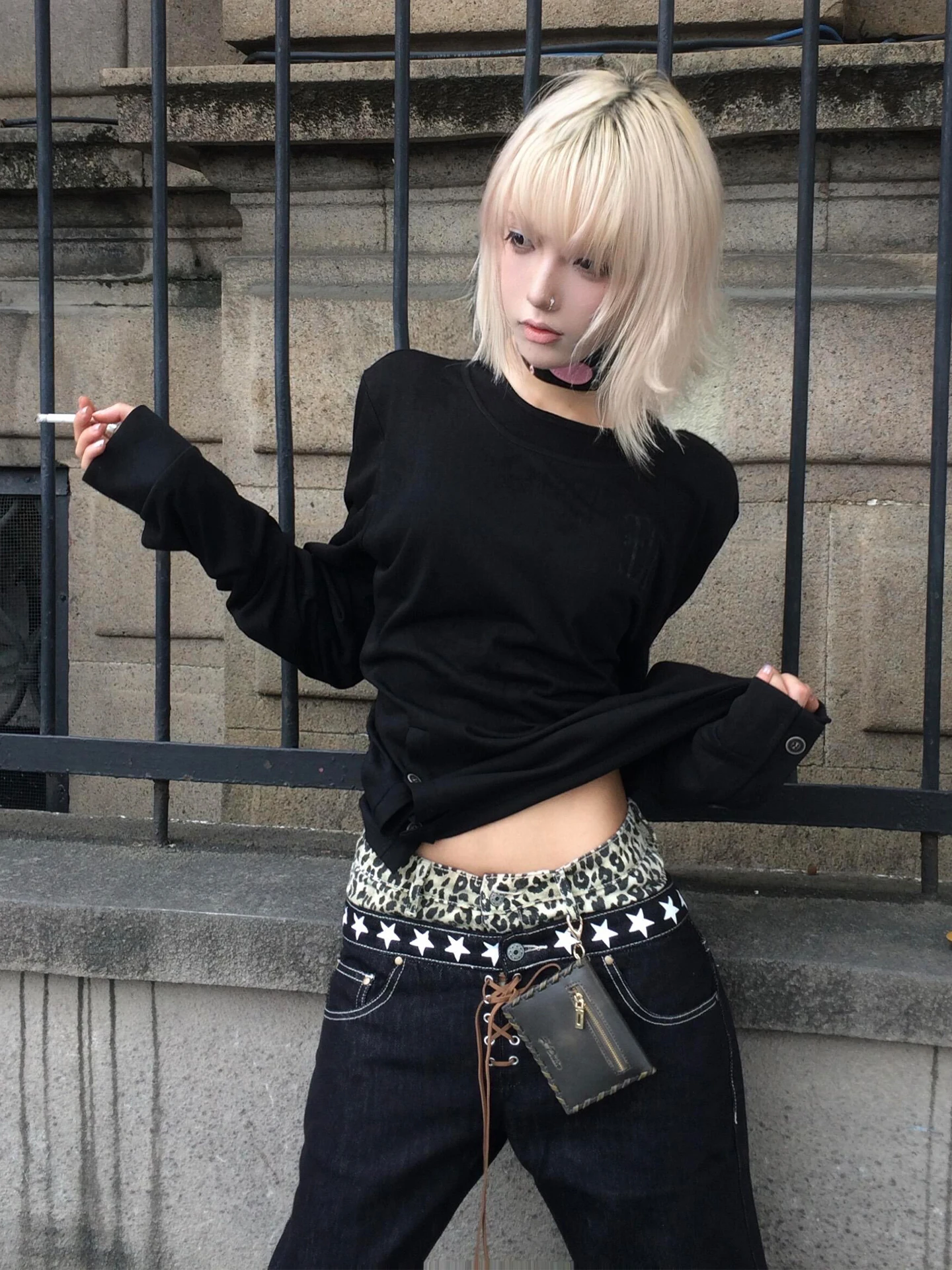 Genayooa القوطية تي شيرت تقليدي المرأة كم طويل زر Y2k ريترو الأسود الجرونج القمم الشارع الشهير 2000s طباعة بلايز الخريف