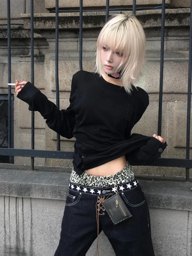 Imagen 2 del producto Genayooa-Camiseta gótica Vintage para mujer, camisetas de manga larga con botones Y2k Retro negro Grunge, ropa de calle, camisetas estampadas de los años 2000 para otoño