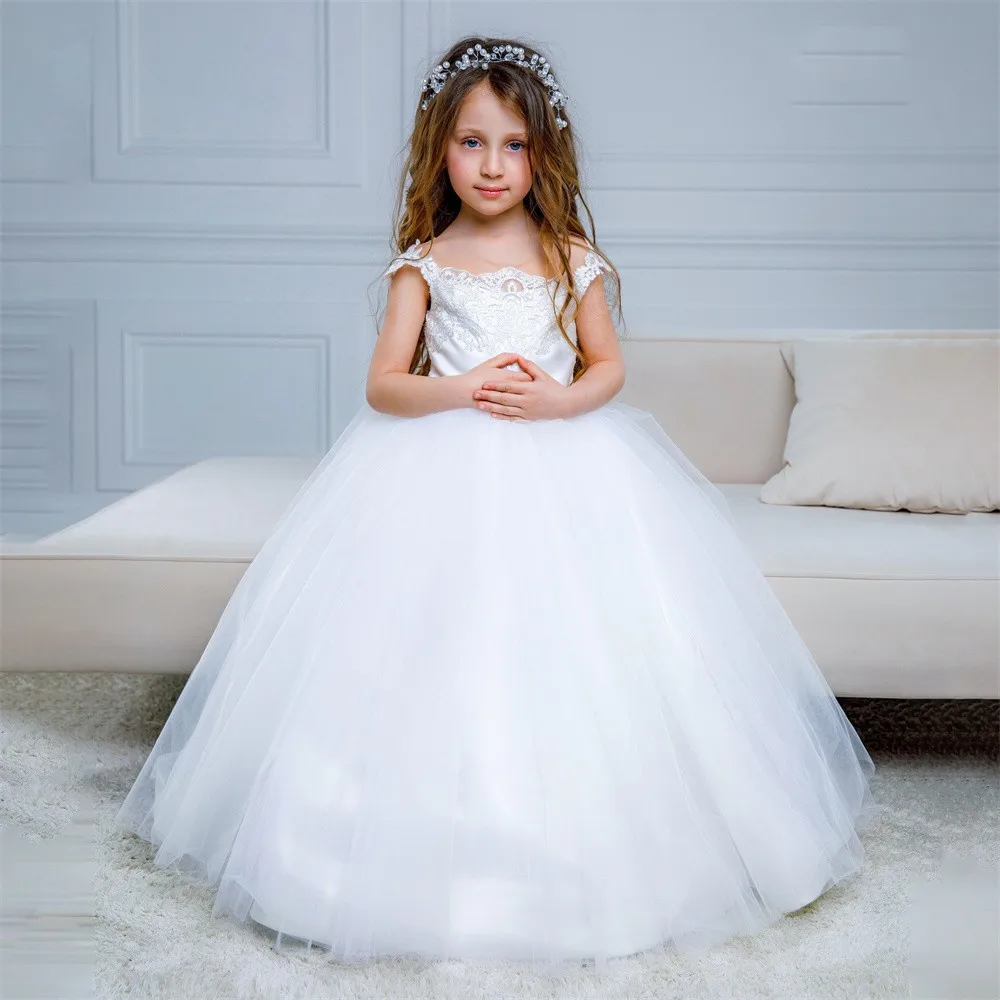 

Simple Flower Girls Dresses O Neck Beautiful Bridesmaid Short Sleeves Backless Lace Bow Elegant Wedding First Communion