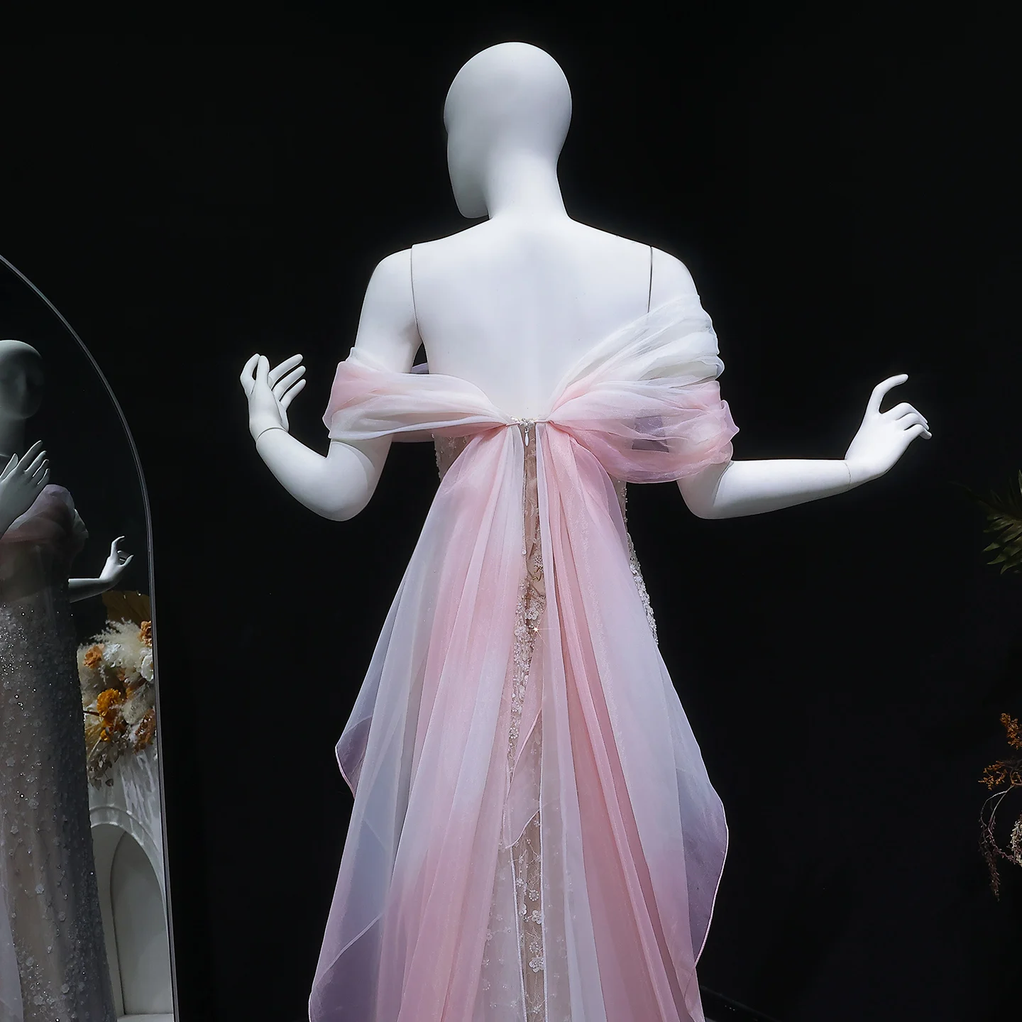 Sharon Said Dubai Elegantes Abendkleid in Blush Pink mit Blumenmuster und Perlen, schulterfrei, Meerjungfrauenstil, arabisches Damen-Abendkleid, SS519, maßgeschneidert – Detail 6