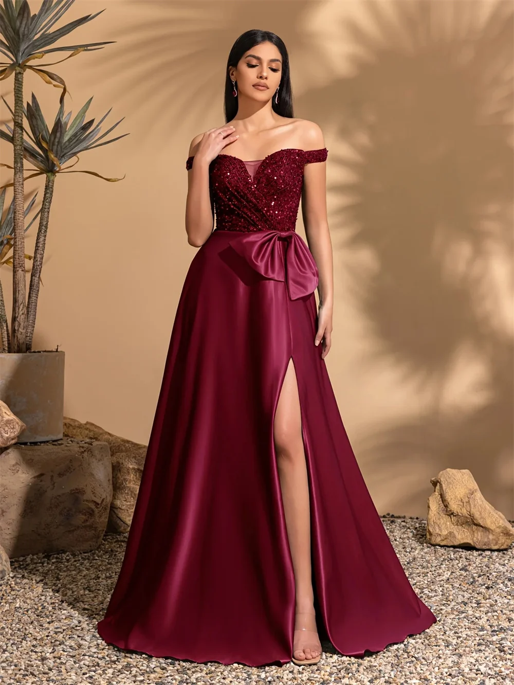 Backless waist-floor-length gown slims your figure perfectly. Fully customized in sizes and details to create an elegant and gra