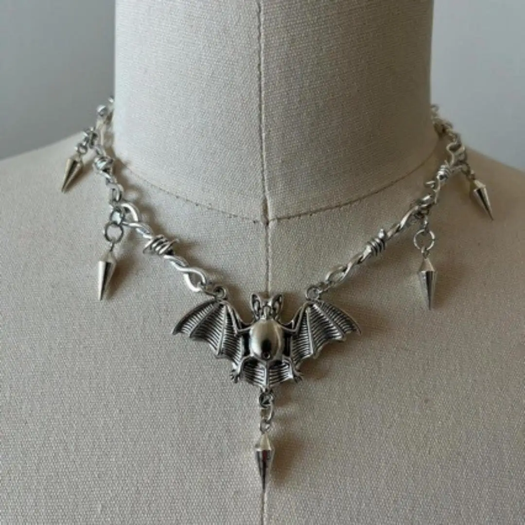 

Spike Bat Choker,Gothic jewelry,Thorn Chain,witchcraft accessories,punk,hippie,rock,Vintage,Y2k,pagan,necklace For Women Man