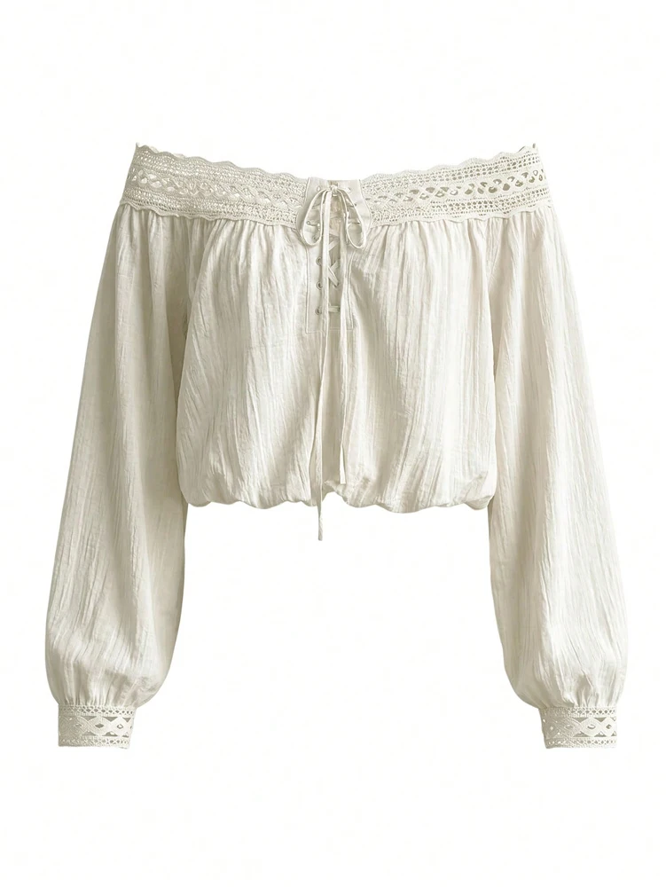 Stylisches Damen-Off-Shoulder-Oberteil mit Taillenbund, Spitzenbesatz, Langen Ärmeln und Bindedetail: Lässig und Elegant – Detail 3