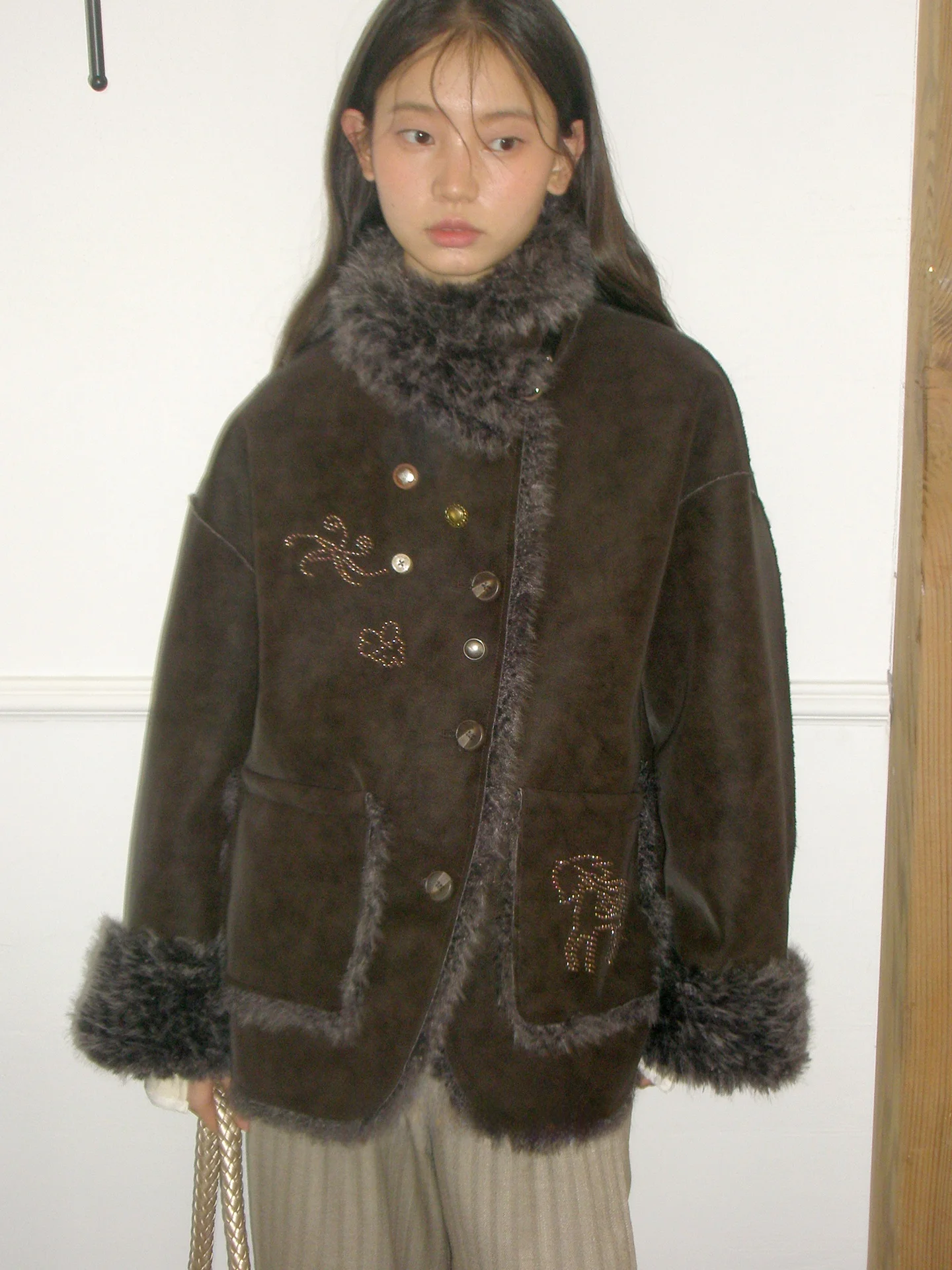 

Chic Double-Sided Wear Lamb Fur Jaet Women's Inteated Leather And Fur Outerwear Sparkling Rhinestone Warm Thiened L...