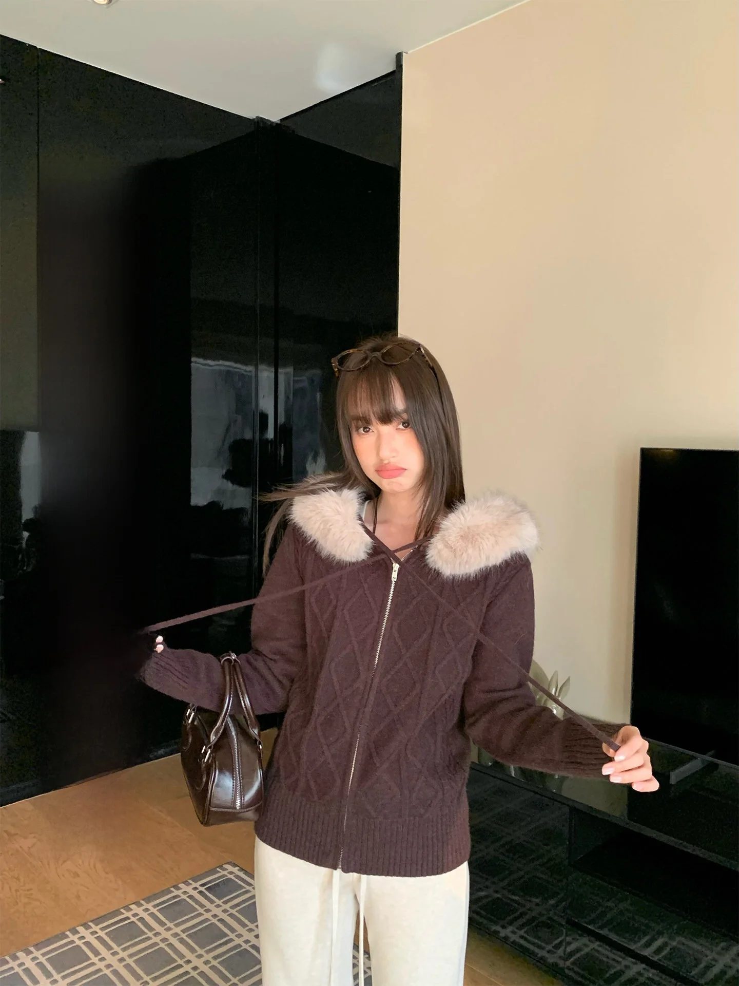 

iny Open Cardigan Detachable Fur Collar Brown Knitted Sweater Women Winter Slim Fit Inner Hooded Fce Outerwear Top