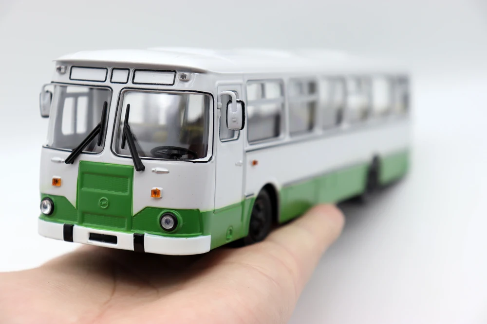 NEW Autobus 1:43 677M Bus USSR Bus Diecast model Editions Collections