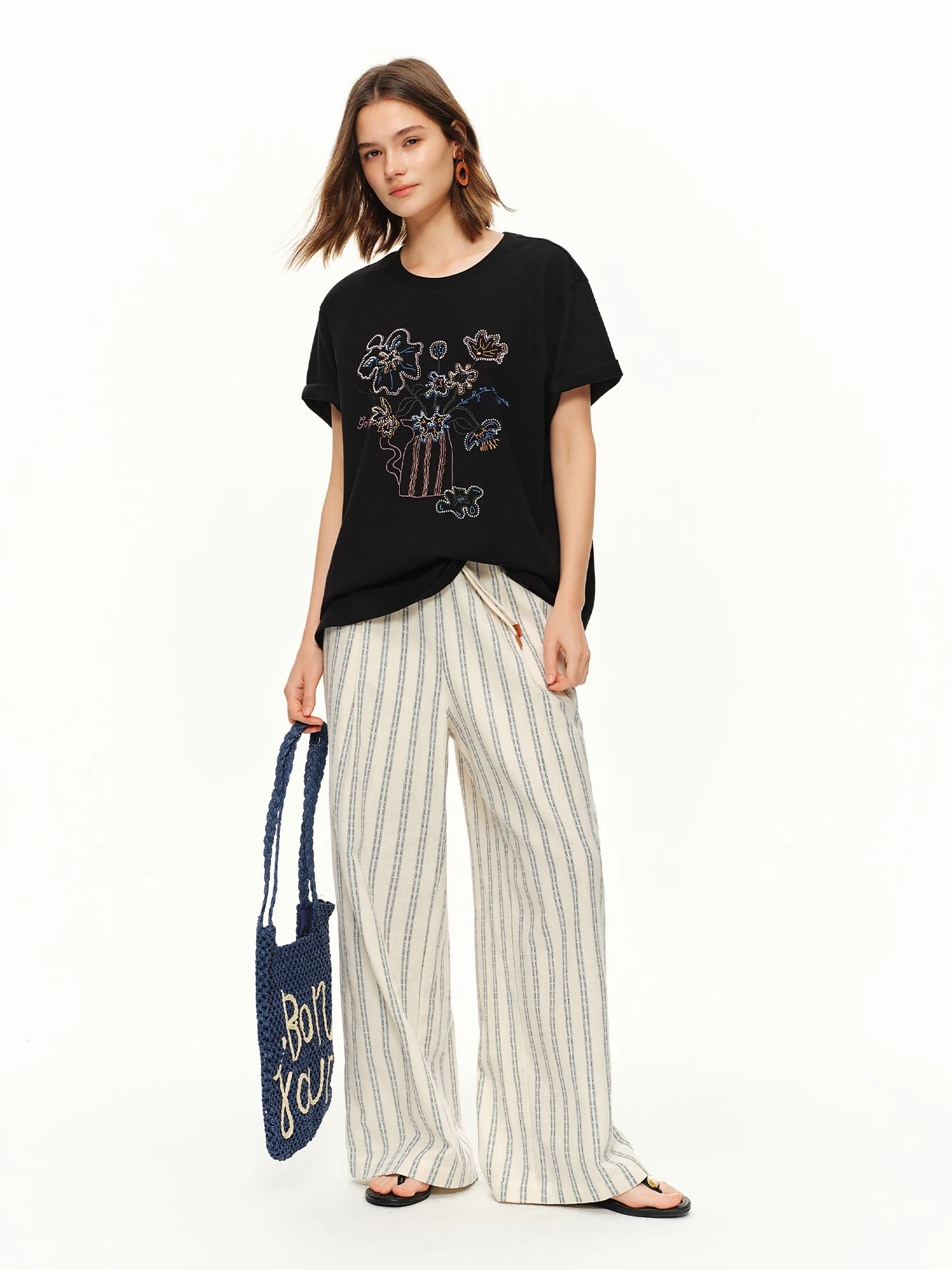 DUSHU 2026 Summer Women Oversize Embroidered Floral Short Sleeve Tee Round Neck Casual Cotton Top Coquette Daily Essential Style