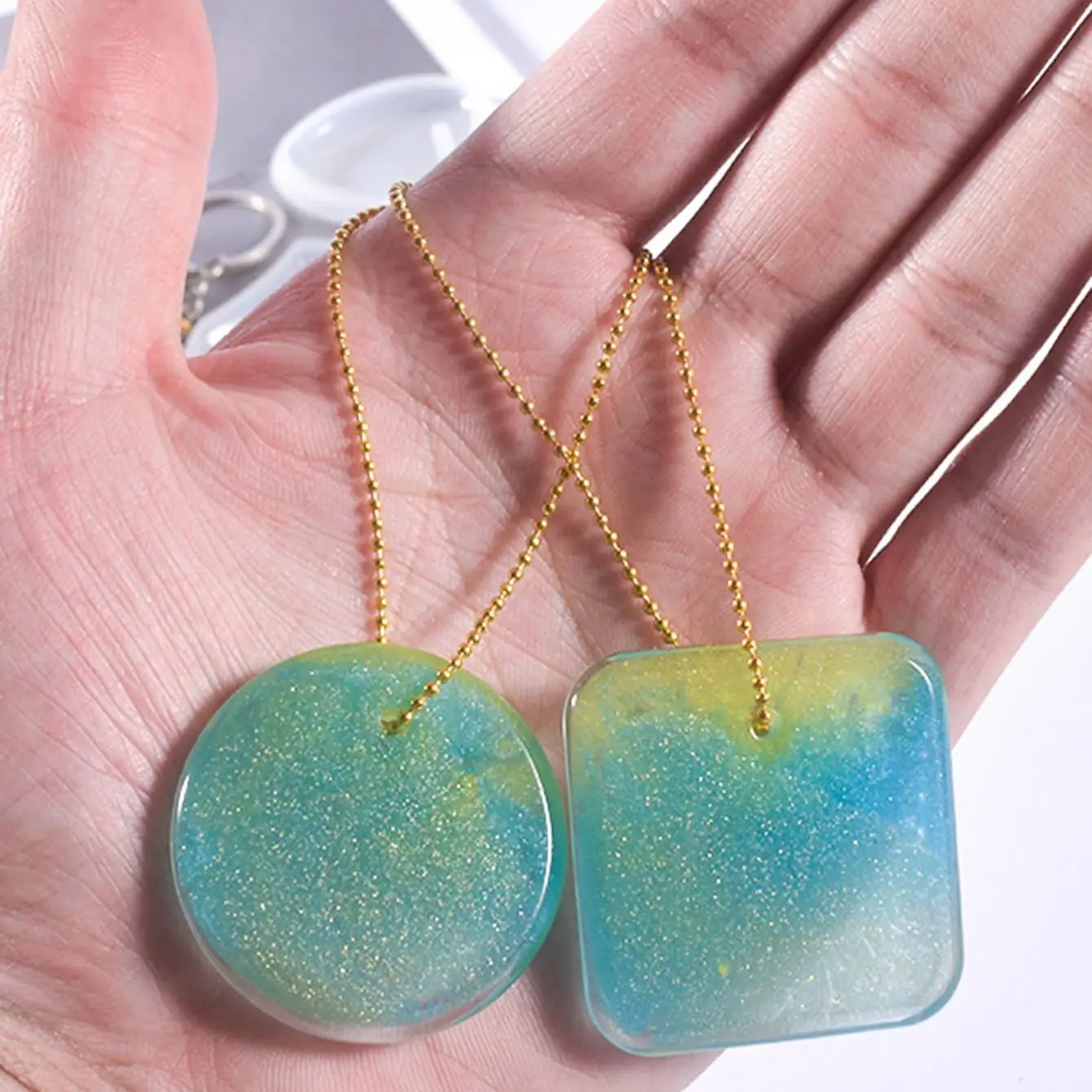 

DIY Epoxy Resin Mold Listing Tag Square Round Oval Heart-shaped Love Pendant Silicone Mold