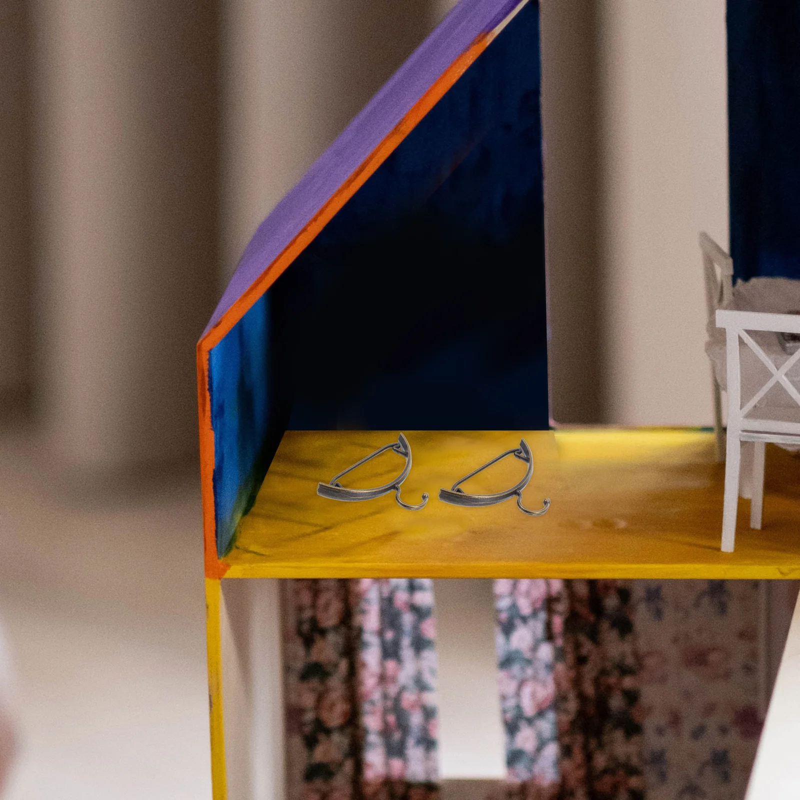 

10pcs Miniature Clothes Hangers Metal For Dollhouse Outfit Display Photography Props Compact Hangers Closet Organizing Role Play