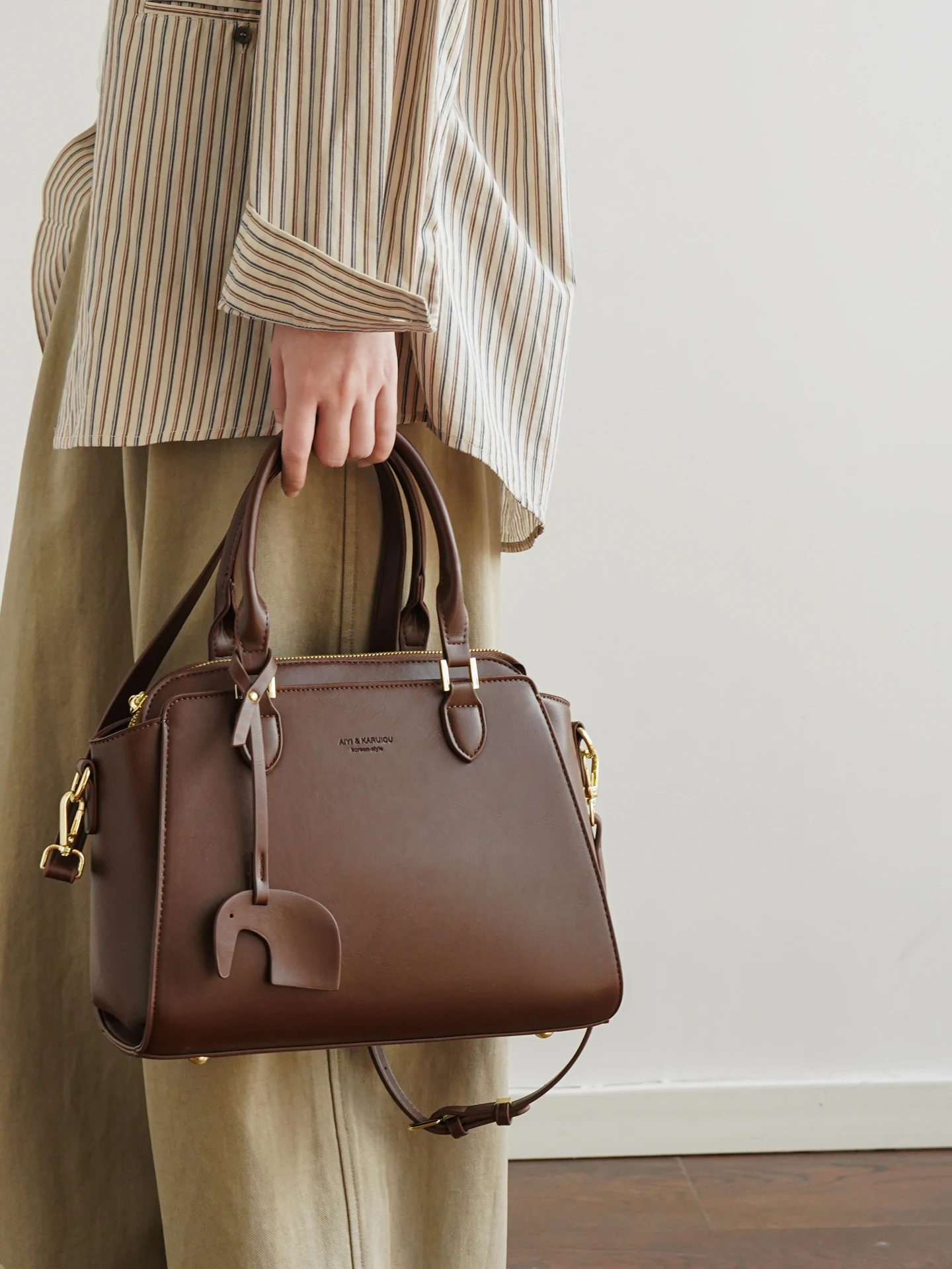 Elegant Commuter Women's Bag 2026 New High-Quality Luxury Large Capacity Handbag Single Shoulder Crossbody Bag Soft PU Leather