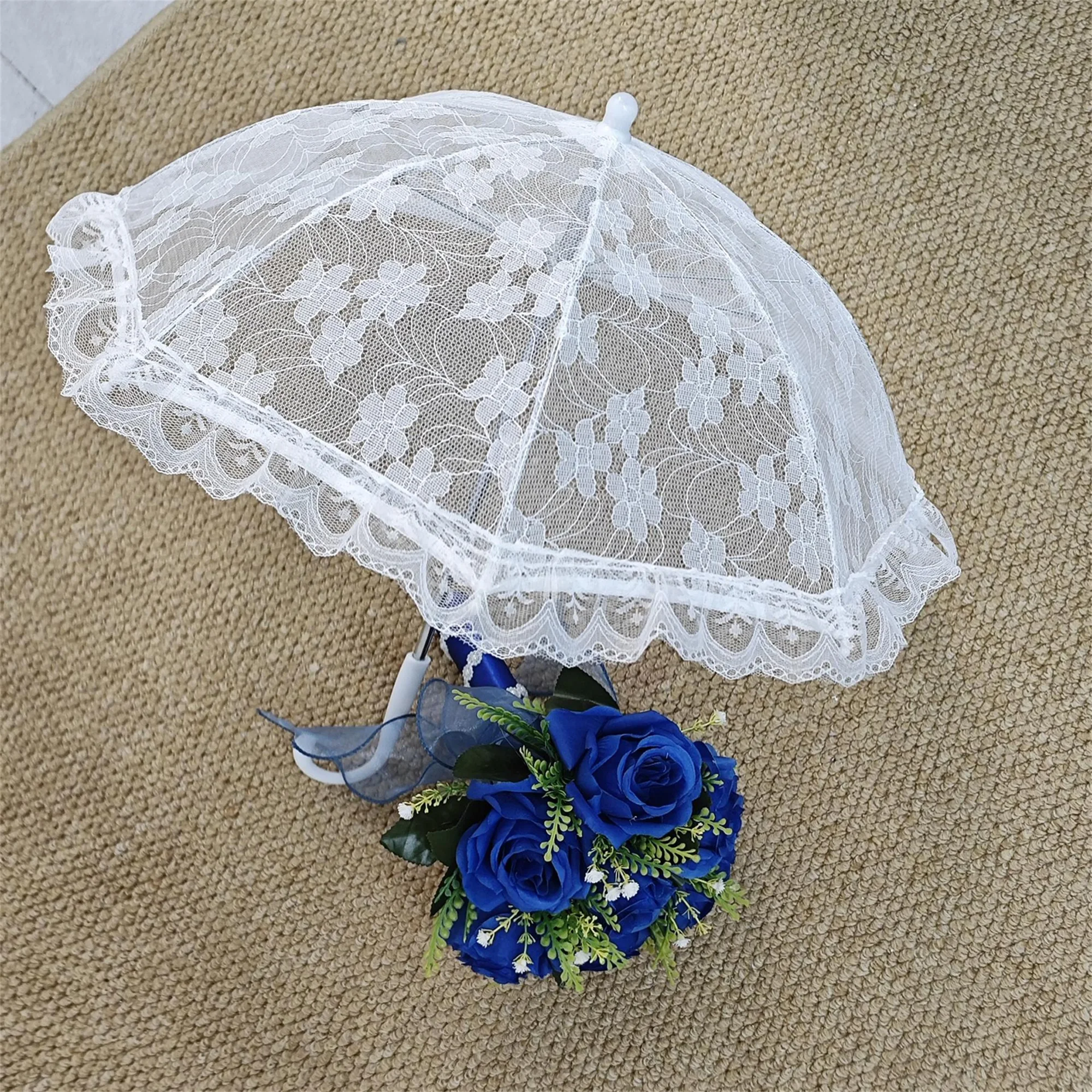 Eleganter Spitzensonnenschirm mit langem Griff für Teepartys, Hochzeiten und Fotografie – Regenschirm-Requisite im Vintage-Stil