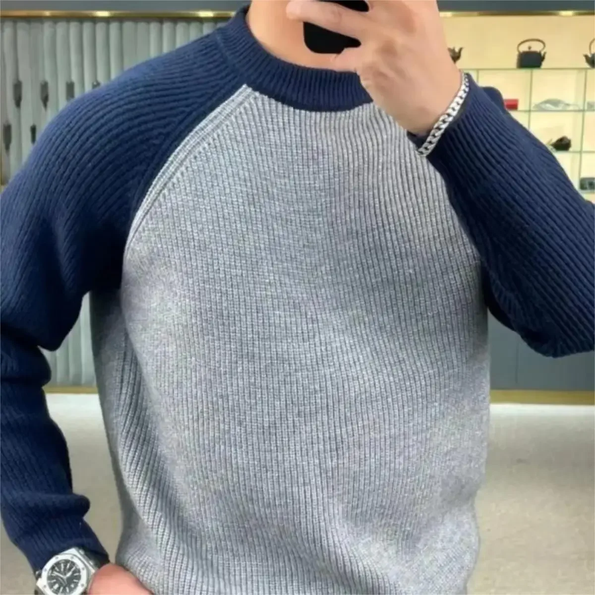 Jersey bloqueado de color cálido a la moda de otoño e invierno, suéter básico suelto e informal para hombres europeos y americanos