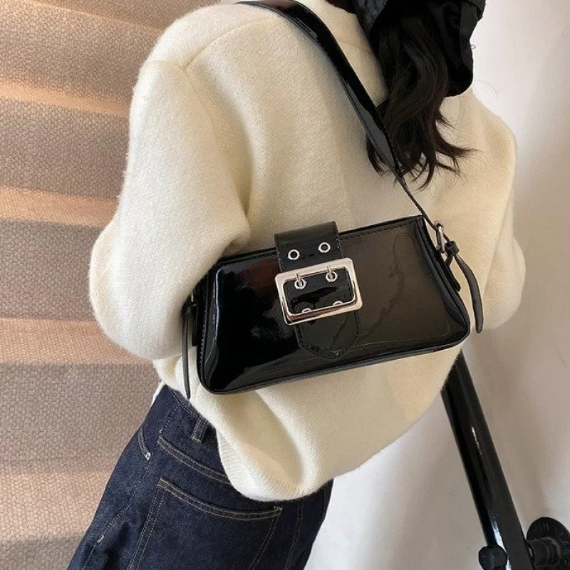 

Elegant Women's Handbag Made Of Premium Leather Boasting Paris High-End Lasting Commuter Daily Design​