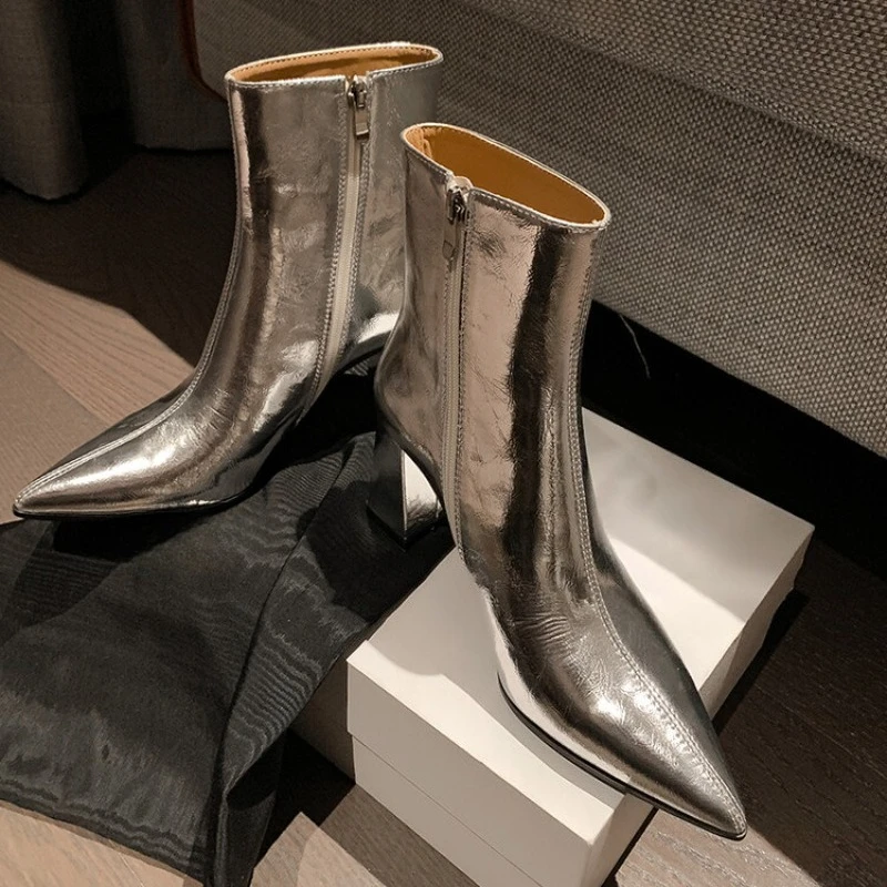 

Новинка 2023 года, женские модные массивные одинарные ботинки, осенние новые удобные ботильоны на высоком каблуке с заостренной яркой боковой молнией