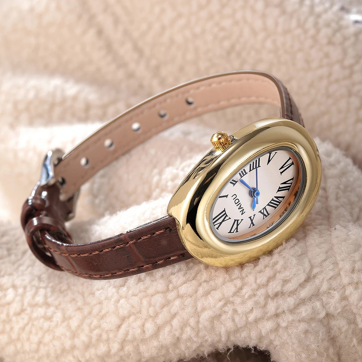 Casual, Fashionable, Versatile, Simple Leather Belt, Retro Quartz Watch