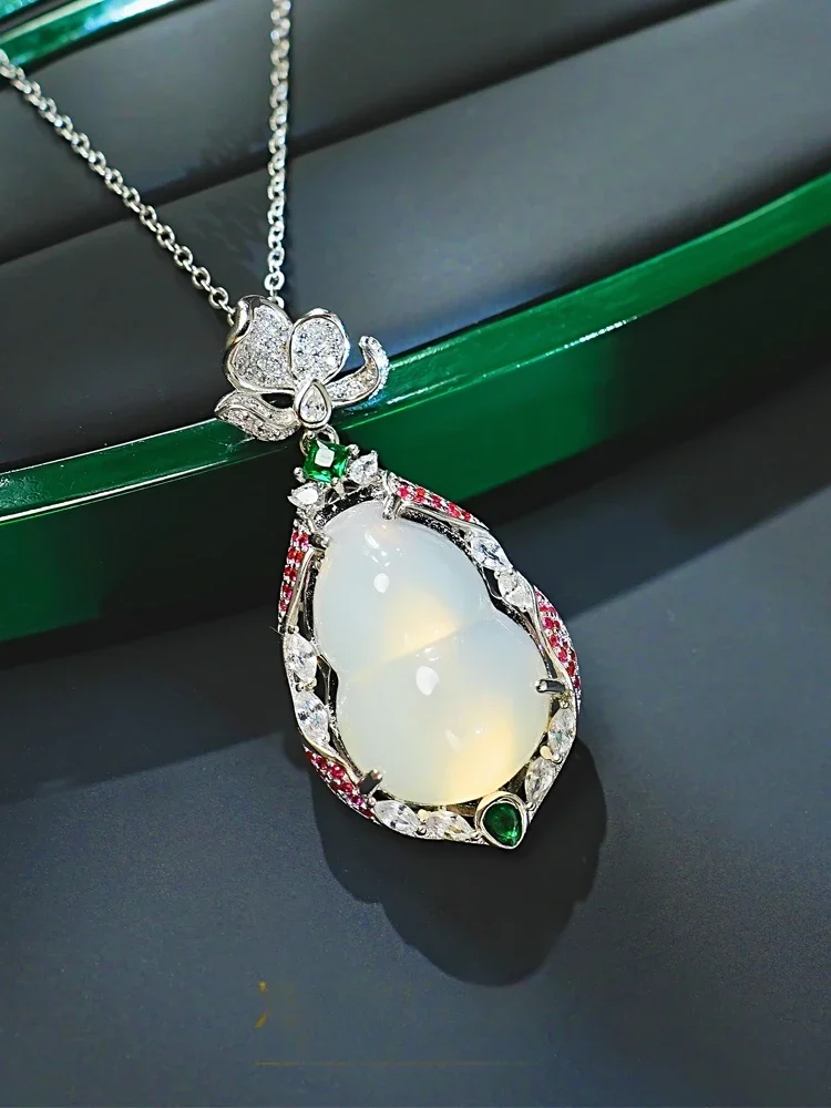 Desire Fashionable New Gourd Jade Marrow 925 Silver Pendant Set with High Carbon Diamonds for Retro and High End Women