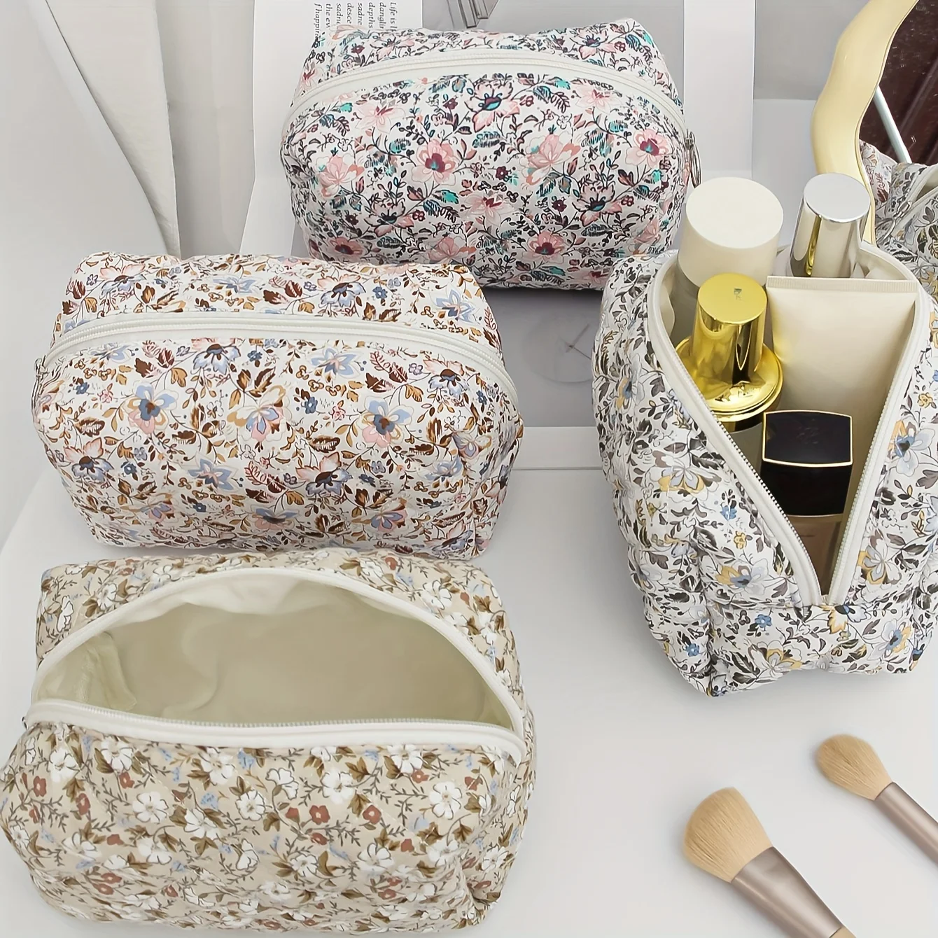 Borsa per il trucco trapuntata borsa per cosmetici floreale borsa per il trucco con Coquette gonfia estetica grande borsa da toilette da viaggio