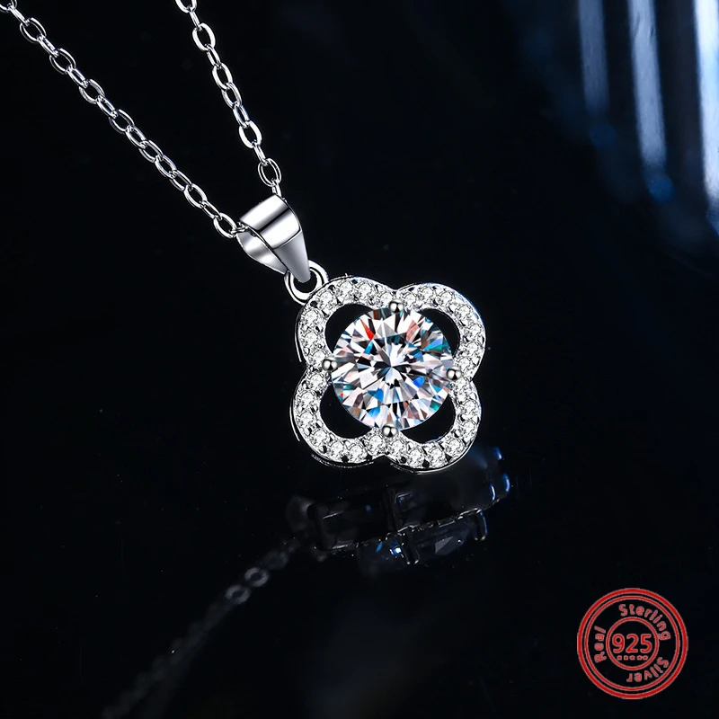 

Luxury Clover One Carat Moissanite Zircon GRA Certified 925 Sterling Silver Pendant Necklace Women's Jewelry Birthday Gift Box