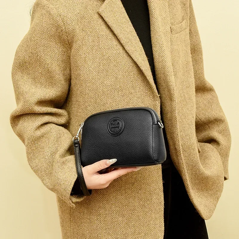 2025 Mini bolsa de designer sênior – couro macio feminino de meia-idade, multicamadas, pulso/ombro/mensageiro