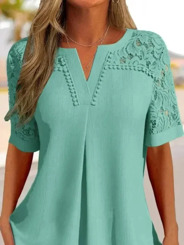 

Женские блузки и топы 2023: повседневные летне-осенние модели, однотонные, модные, с кружевными вставками, коротким рукавом, V-образным вырезом, для офиса