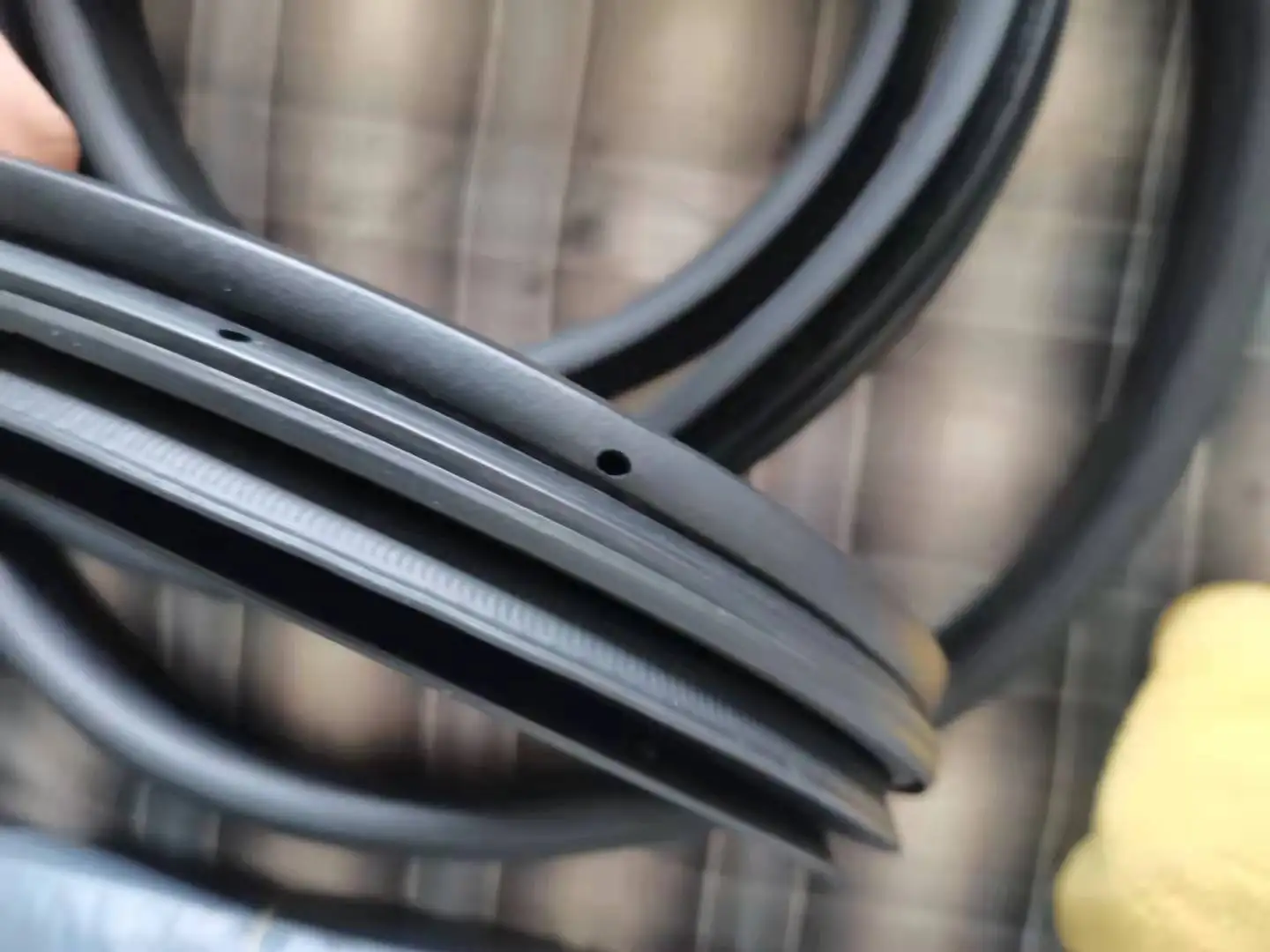 

Подходит для Toyota Overbearing, оригинальная резиновая полоса дверной рамы кузова автомобиля Highlander RAV4 Camry, уплотнительная лента багажника