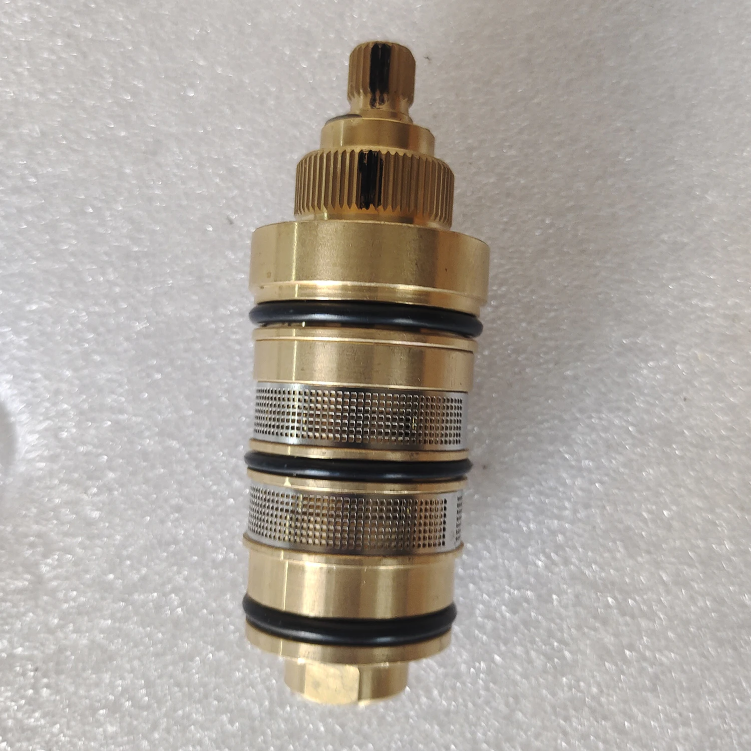 Thermostatic Valve Mixer With Embedded Box Cartridge Core