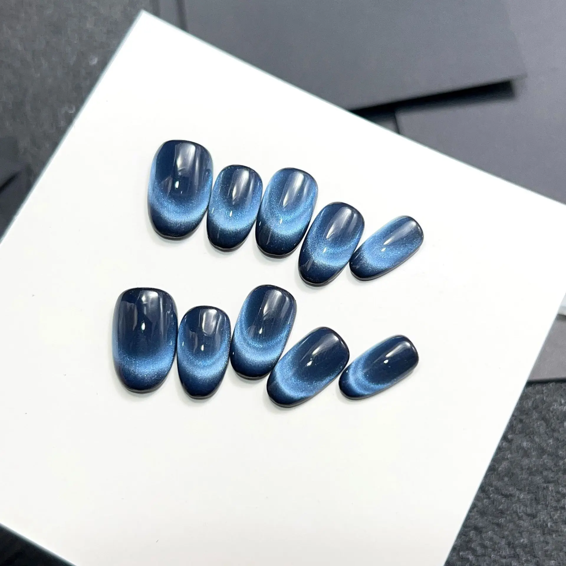 10pcs Handmade Sparkling Cat's Eye Navy Blue Press on Nails Short Oval Fake Nails Ballerina Wearable Full Cover Nail Tips Art