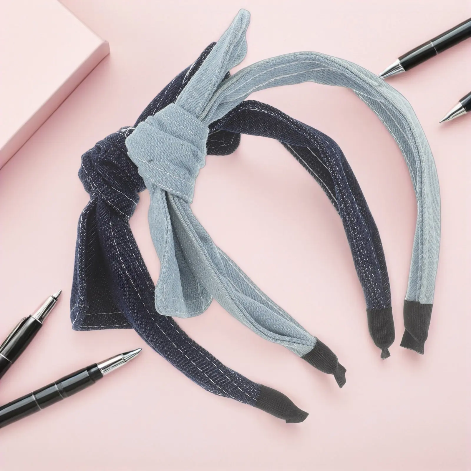 

2 шт. модных джинсовых повязок на голову с бантом - широкие женские повязки для волос для надежной фиксации - стильные декоративные аксессуары для работы и учебы