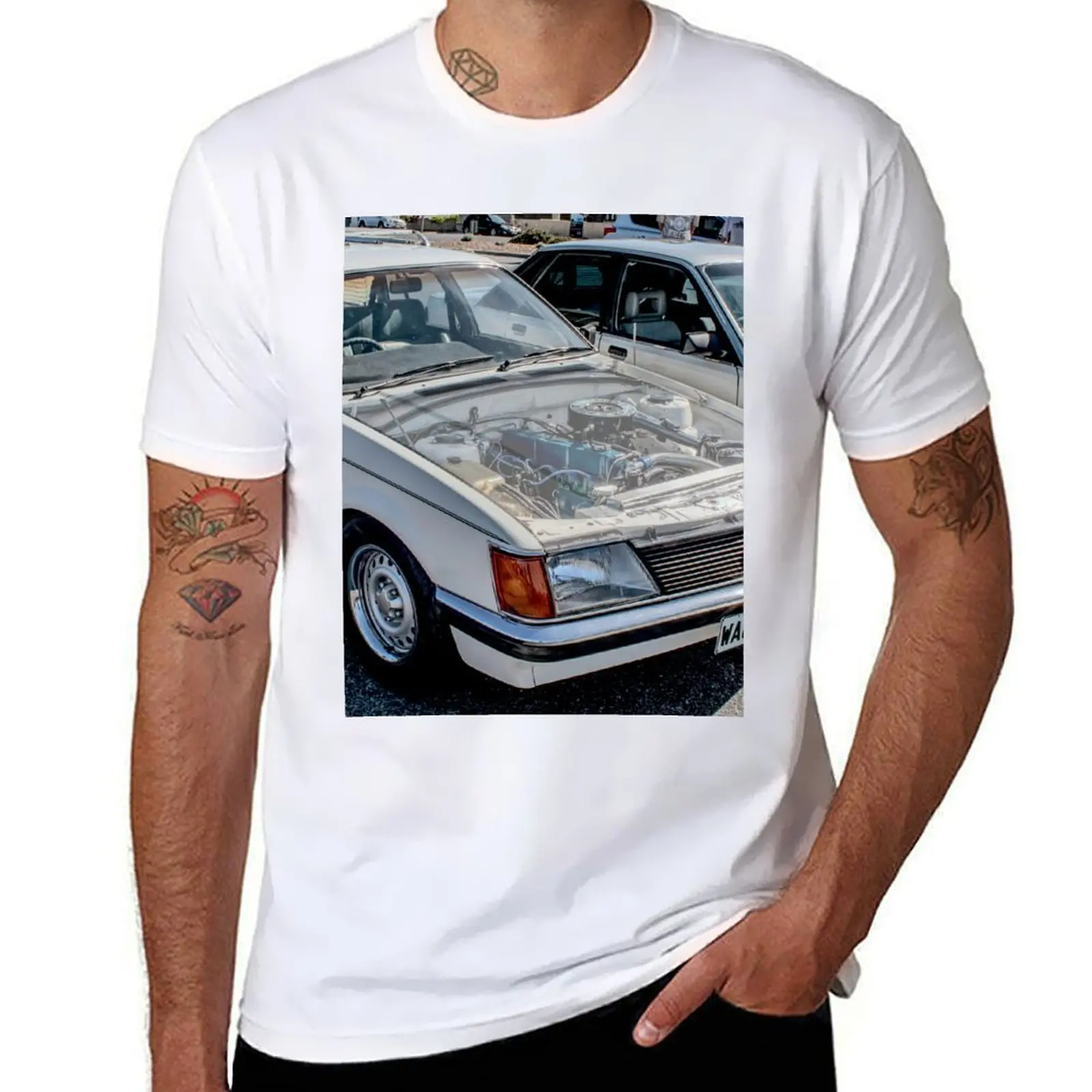 

Misted bonnet VH Holden Commodore wagon T-Shirt mens graphic t shirts t shirt man luxury T-Shirt