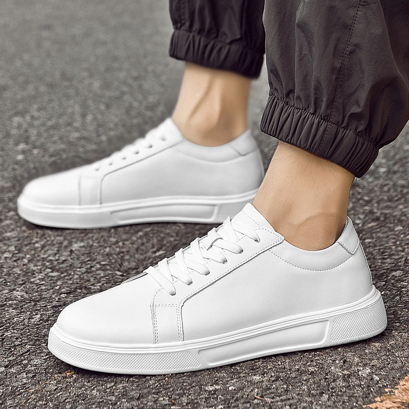 Men's New casual board shoes Comfortable and casual minimalist style Walking Classic Hot Selling Adult Shoes Black and white