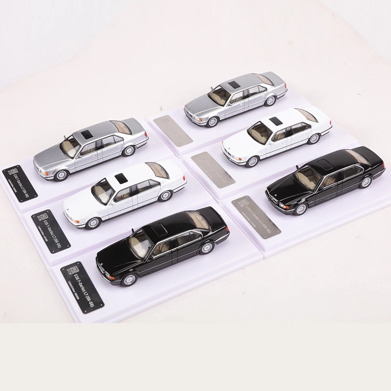 DCM 1:64 E38 7-Series (96-98)  (98-01) Alloy Model Car Limited Edition 4500