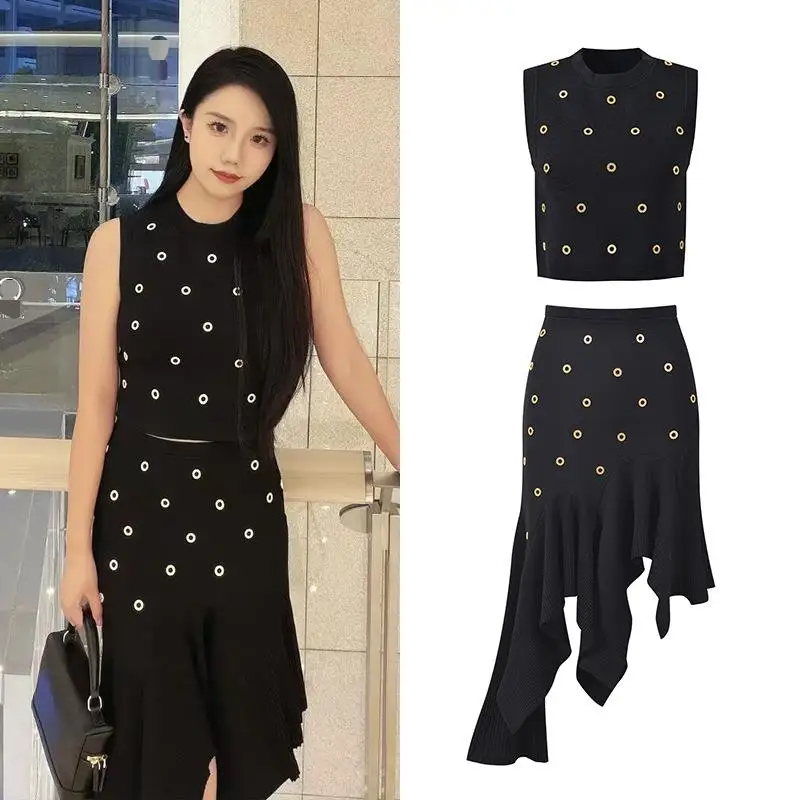 2026 Summer Stylish Designed Lady Solid Suit O-neck Sleeveless Pullover Tops Asymmetric Midi Skirt Women Beading Knit 2Pcs