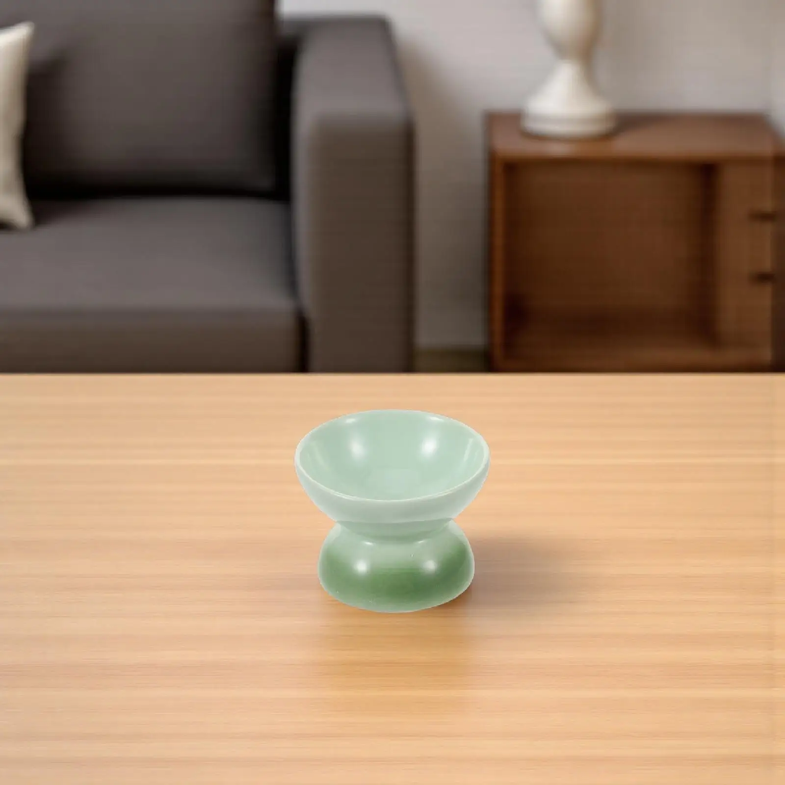 

Эргономичная керамическая миска для кошек с наклонной подставкой, удобная для еды и питья, с устойчивым основанием, подходит для котят, щенков и всех пород.