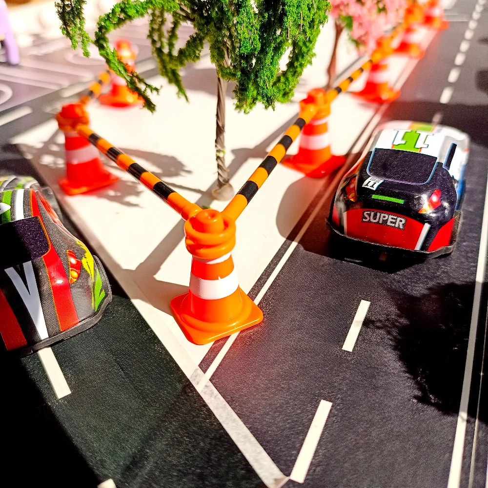 Mini ABS Traffic Cones & Connecting Rods Set - DIY Training, Urban Model Decoration, Safe Plastic Sign Models
