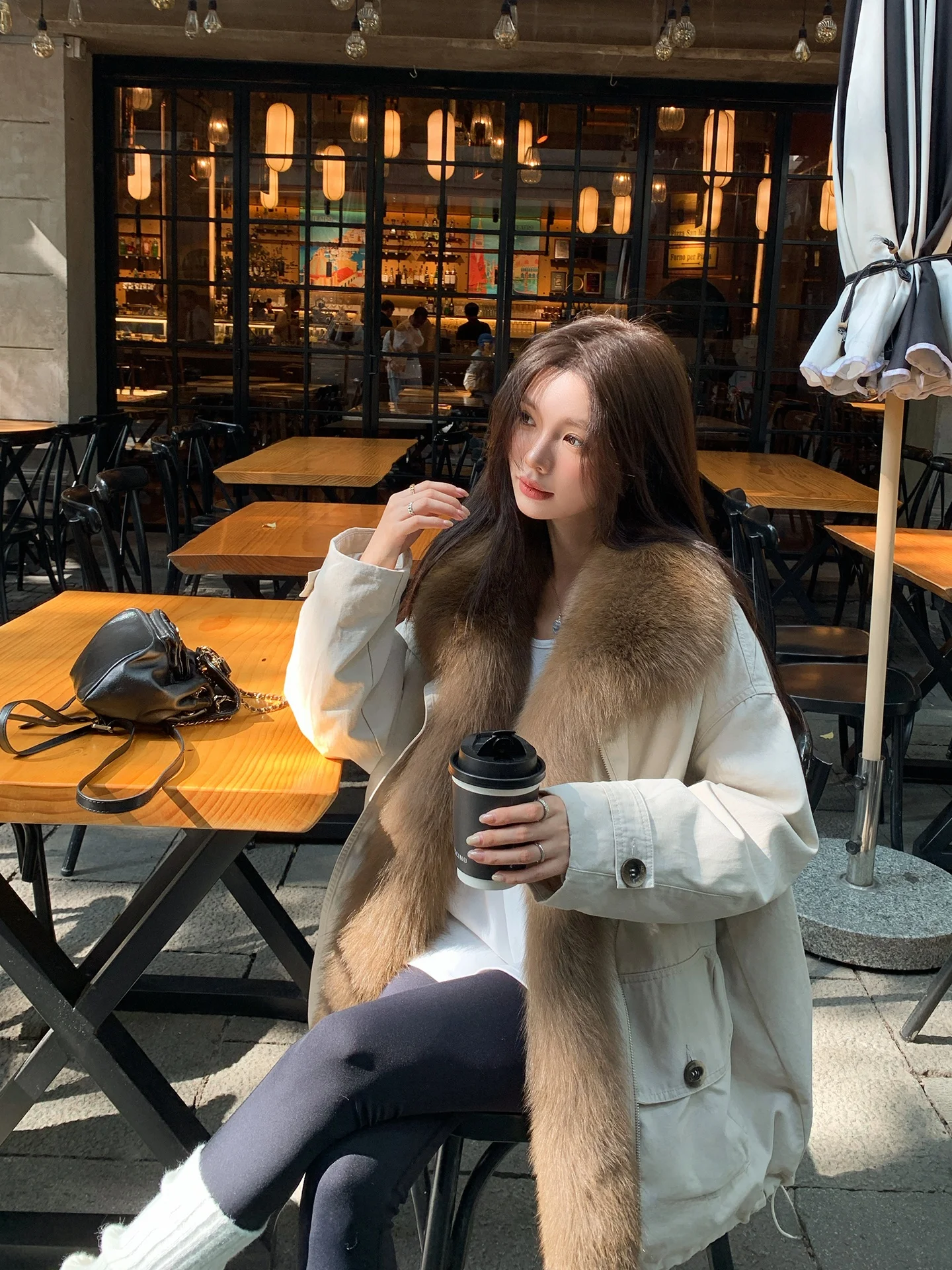 

Sara Winter Fur Collar down Jaet Young Sle Long Sve Zipper Closure Goose down Inner Young Sle Large Fur Collar