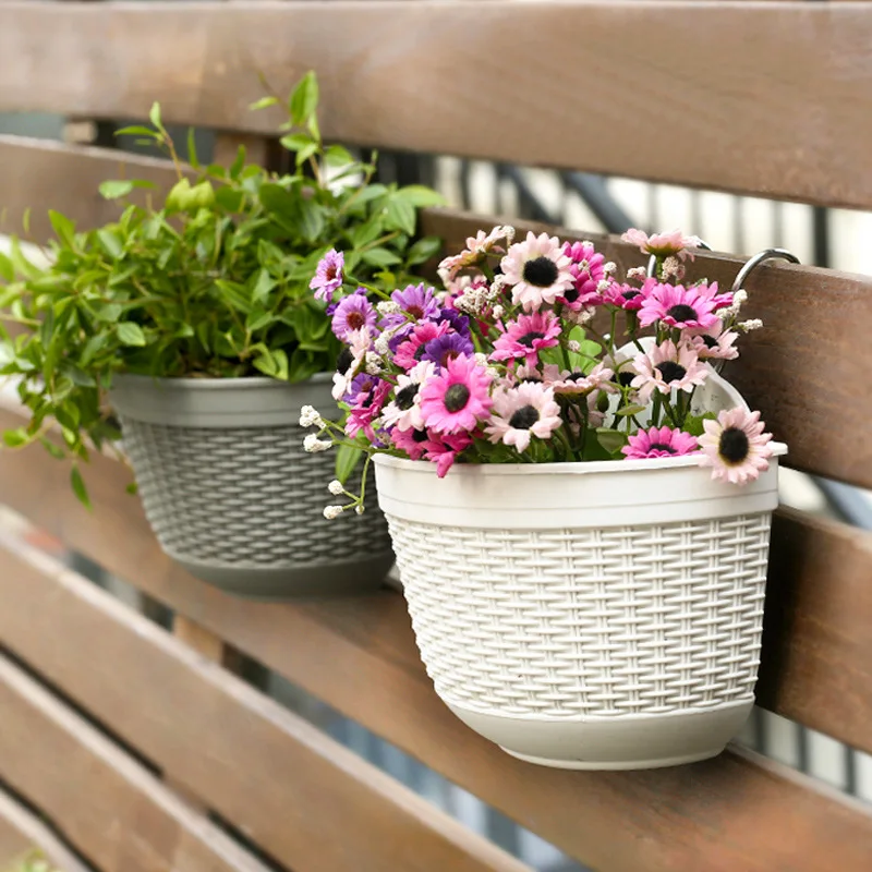 

Wall Mounted Flower Pot Imitation Rattan Wall Hanging Flower Plant Pot Semicircular Resin Fence Basket for Balcony Garden Indoor