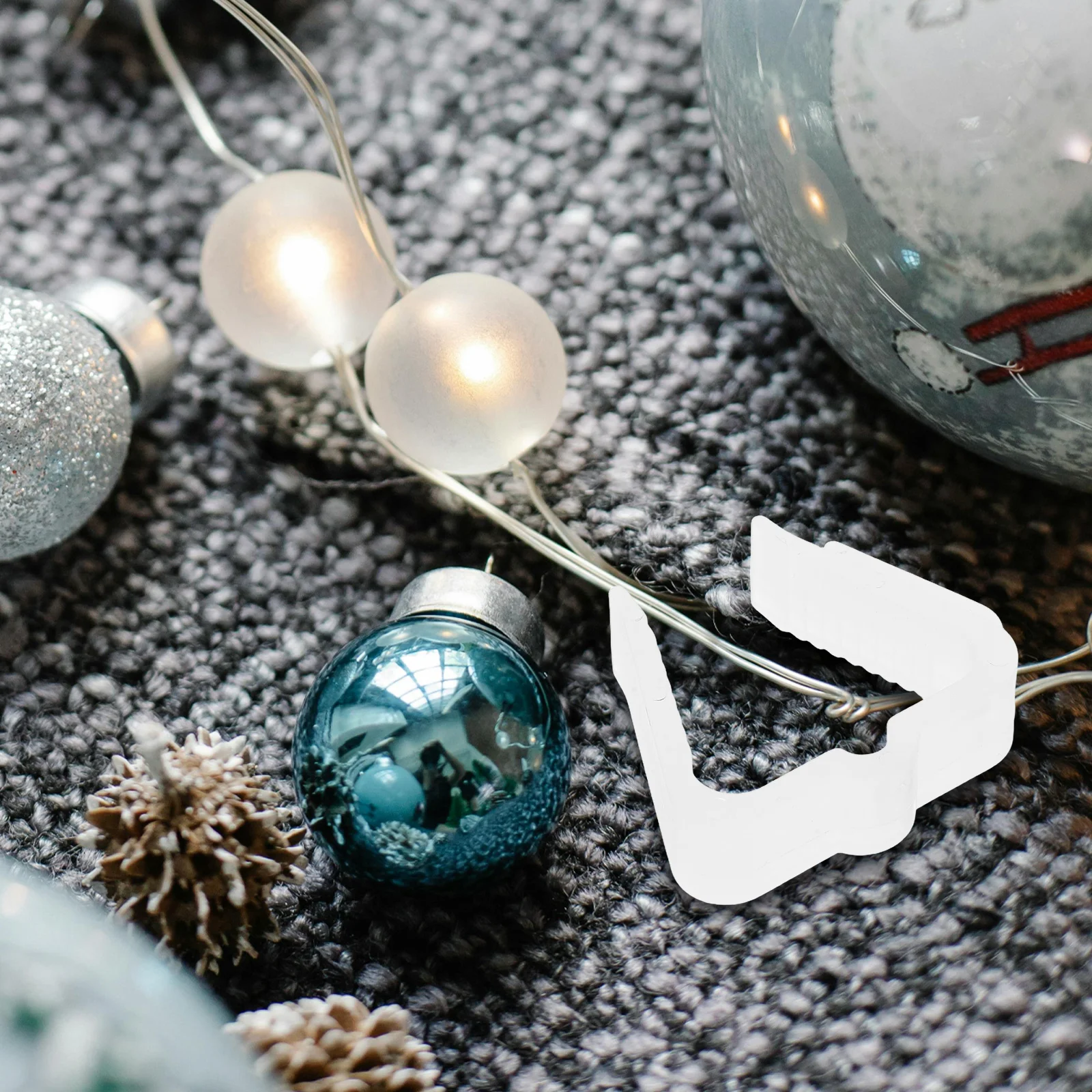 

20Pcs Gutter Clips for String Lights Outdoor Heavy Duty Weatherproof Plastic Christmas Light Clips Patio Deck Railing Roof