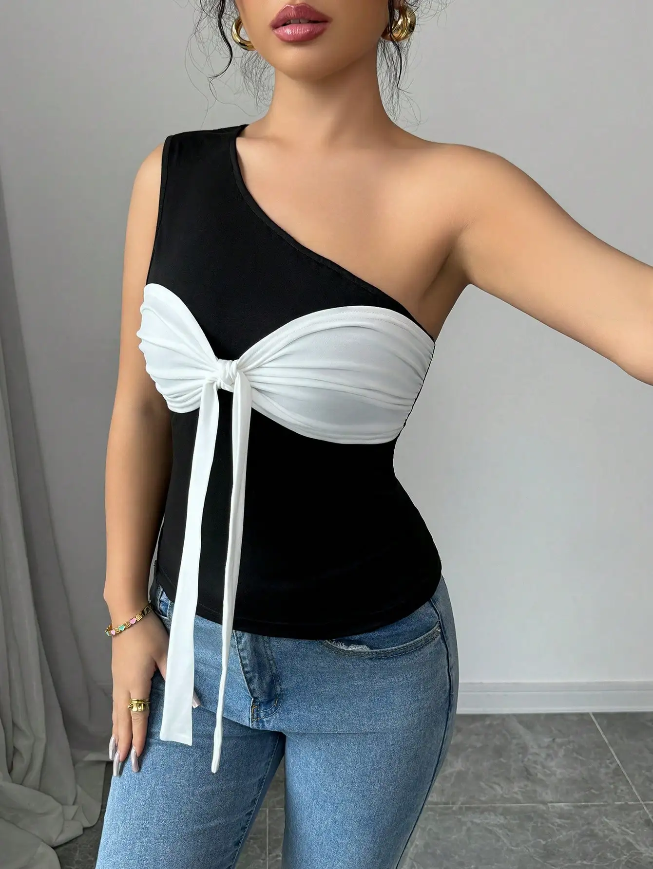 

Модный топ без рукавов с бантом на одно плечо, сексуальная женская одежда для ночного клуба Y2K, летняя асимметричная майка с открытой спиной, женский уличный стиль