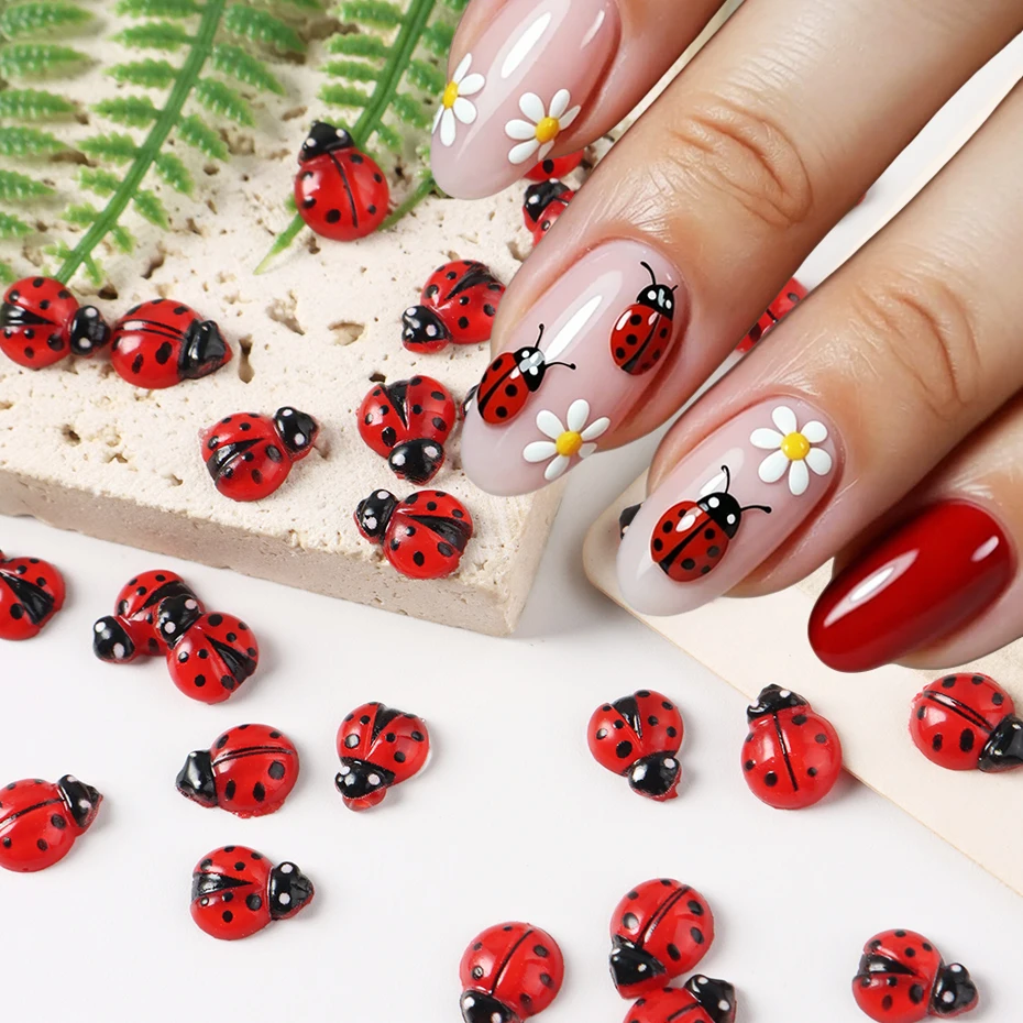 50/100 Stück Niedliche Cartoon-Marienkäfer Nagelcharms aus Harz, Flache Sieben-Punkt-Marienkäfer, Sommer-Insekten für DIY Nagelkunst-Dekorationen