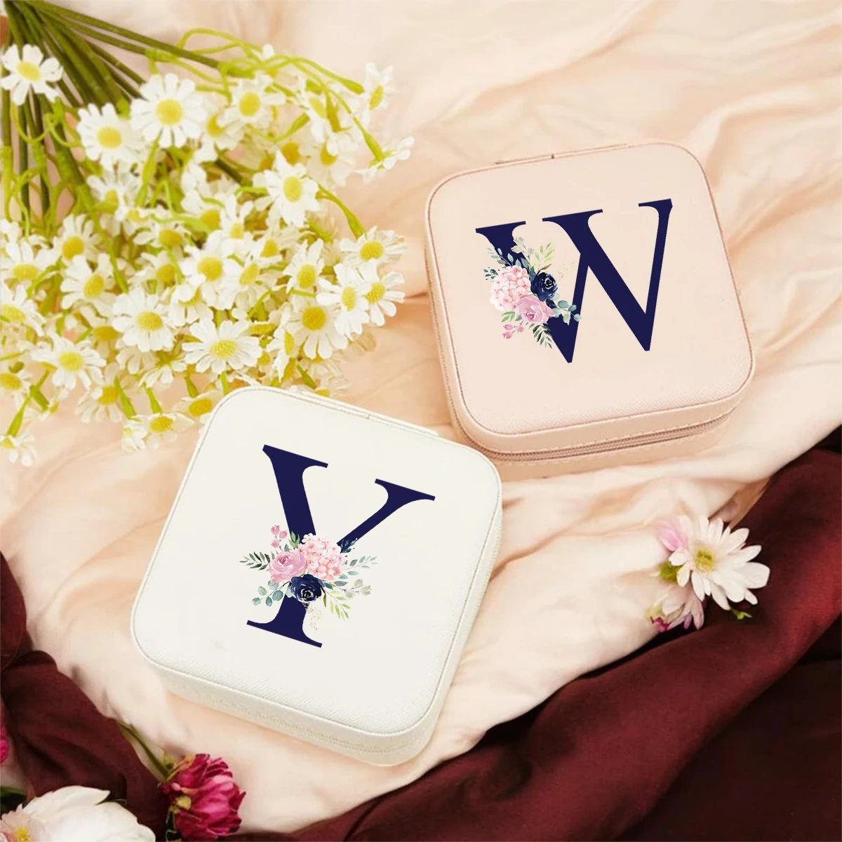 

PU Leather Jewelry Box with Zipper, Portable, Suitable for Bridesmaids and Women's Birthday Gifts
