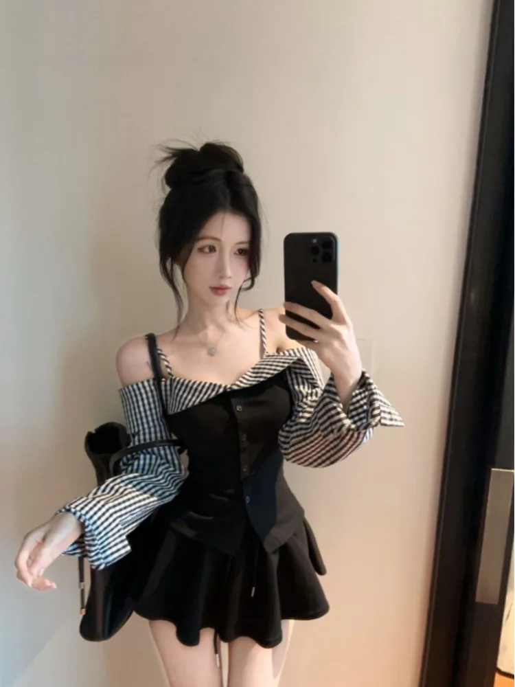 เสื้อเปิดไหล่ลายสก็อตสำหรับผู้หญิง รุ่นใหม่ประจำฤดูใบไม้ร่วง ดีไซน์ต่อผ้า ทรงเข้ารูป เซ็กซี่ ทันสมัย สไตล์เกาหลี เหมาะสำหรับใส่ไปทำงาน