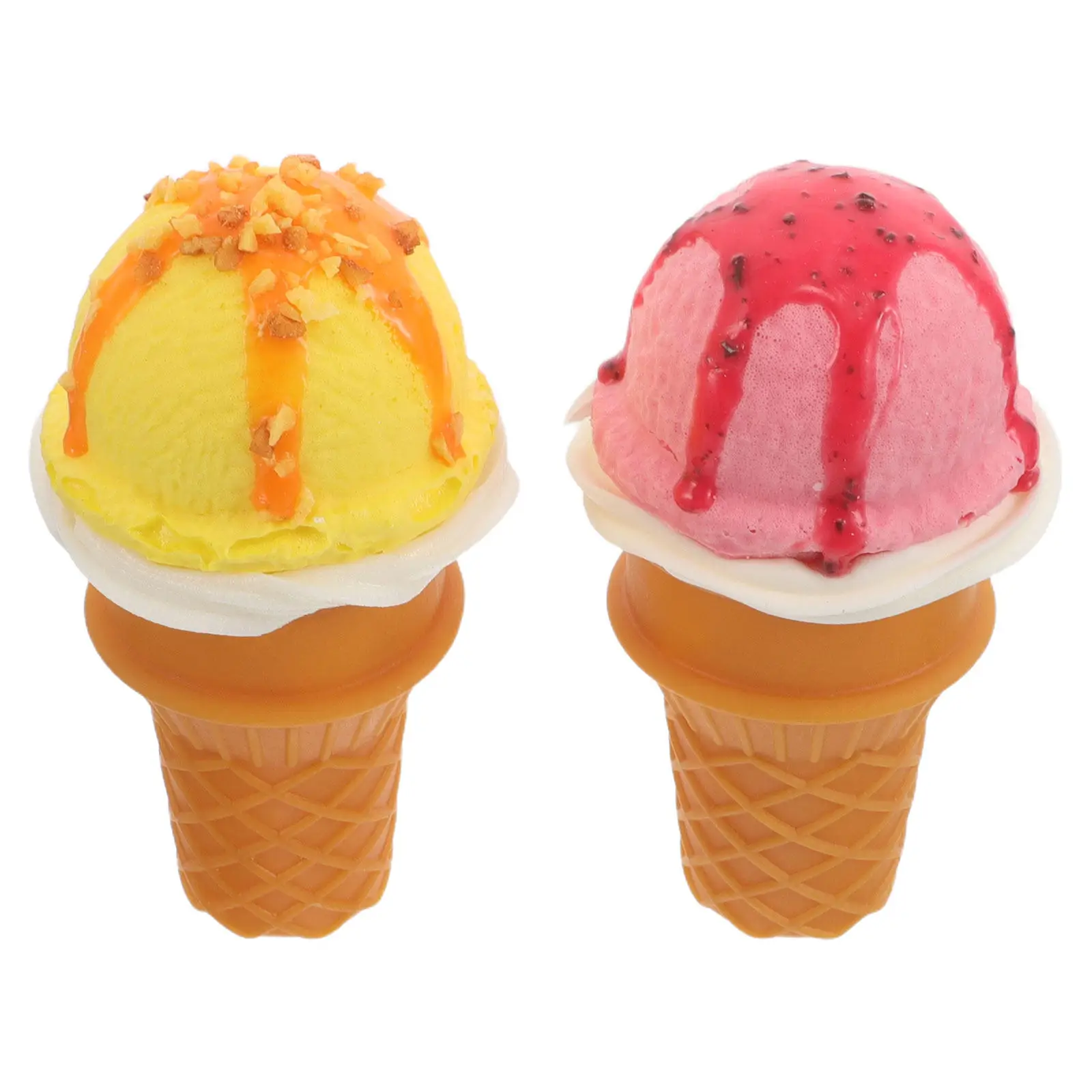 

2 шт. реалистичные муляжи мороженого: хрустящие рожки, взбитые сливки, фруктовые детали. Имитация десерта для фотосъемки и оформления витрин магазинов.