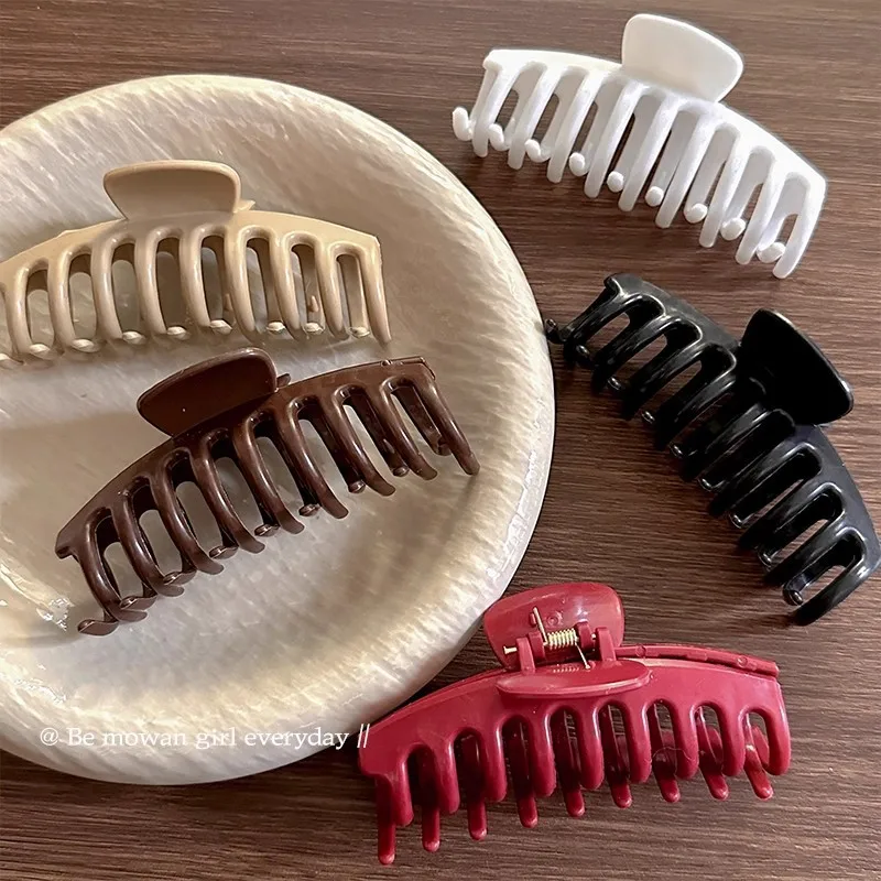 

Soft Rubber Glossy Five-Color Bone-Shaped Pointed Cross Hair Clip For Women'S Updo Fashion Shark Clip Hair Accessory