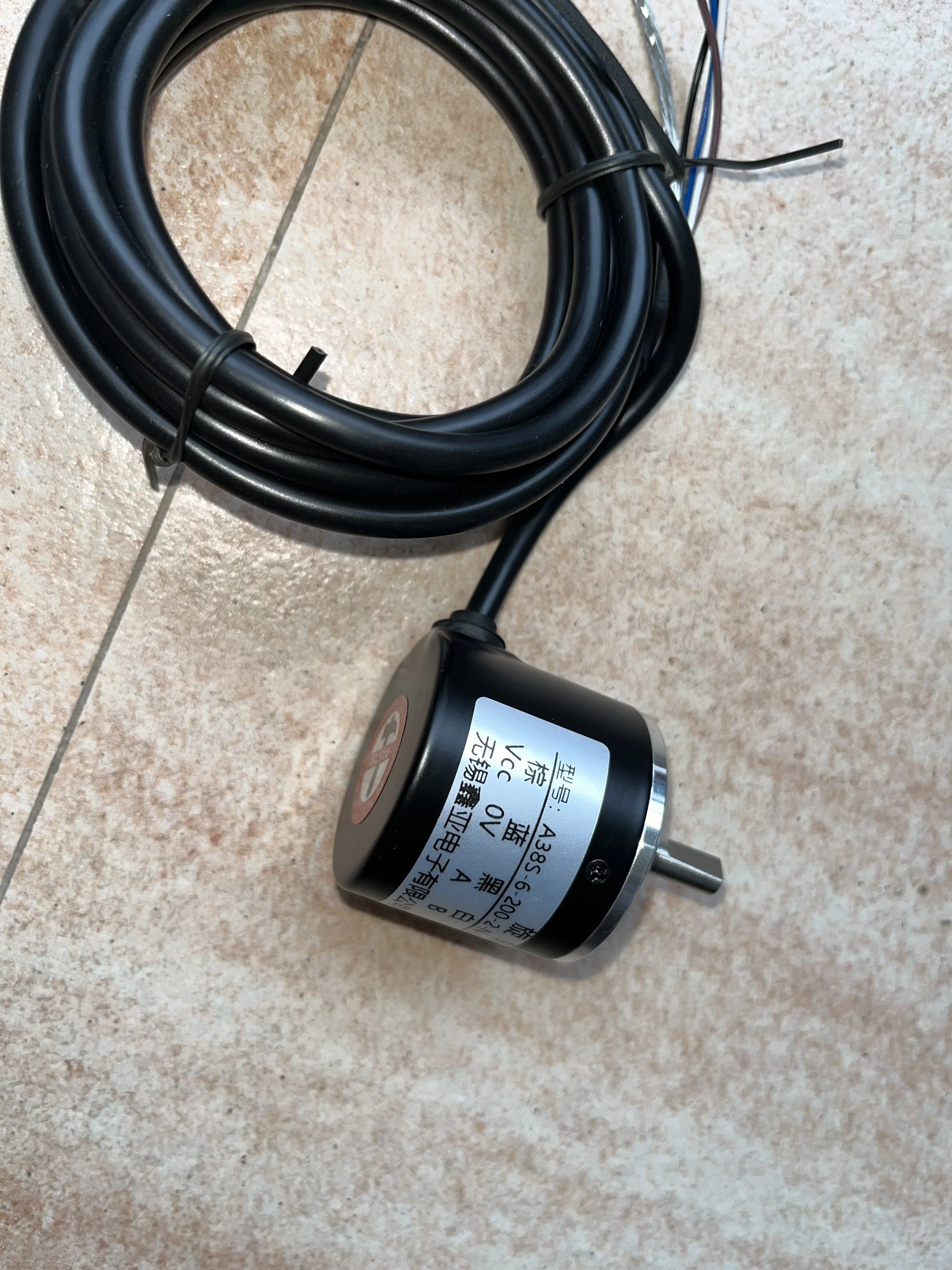 

A38S-6-200-2-N-24 brand new original Wuxi Xinya solid shaft incremental photoelectric rotary encoder