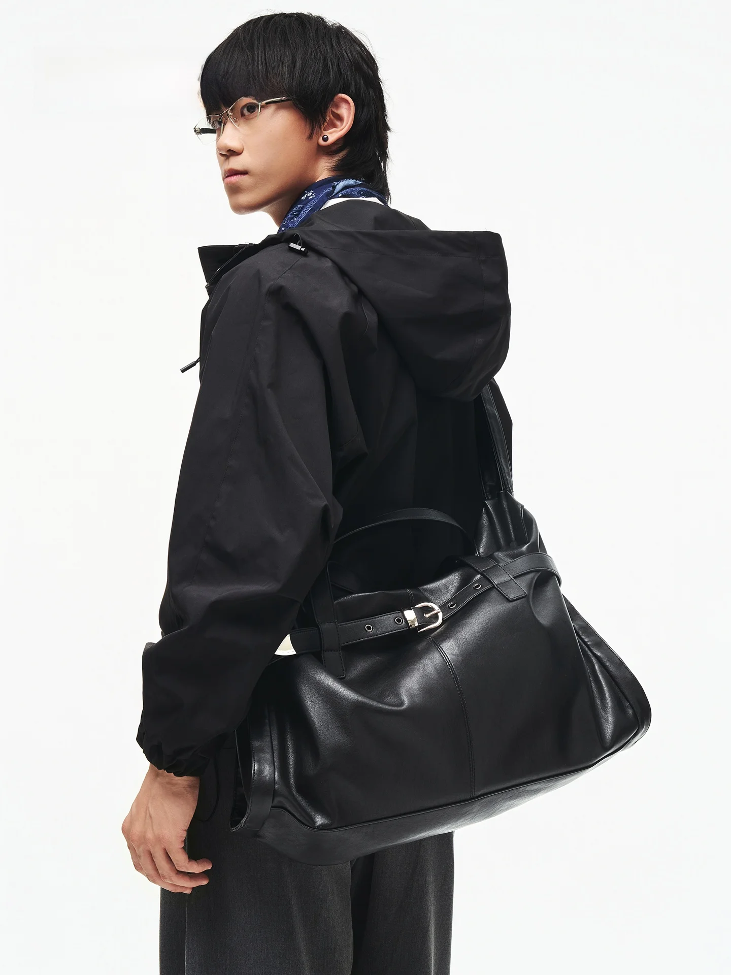 Nesbit Men's Soft Leather Shoulder Bag 2026 New Style Crossbody Handbag Belt Decorated Casual Leisure Large Capacity Bag